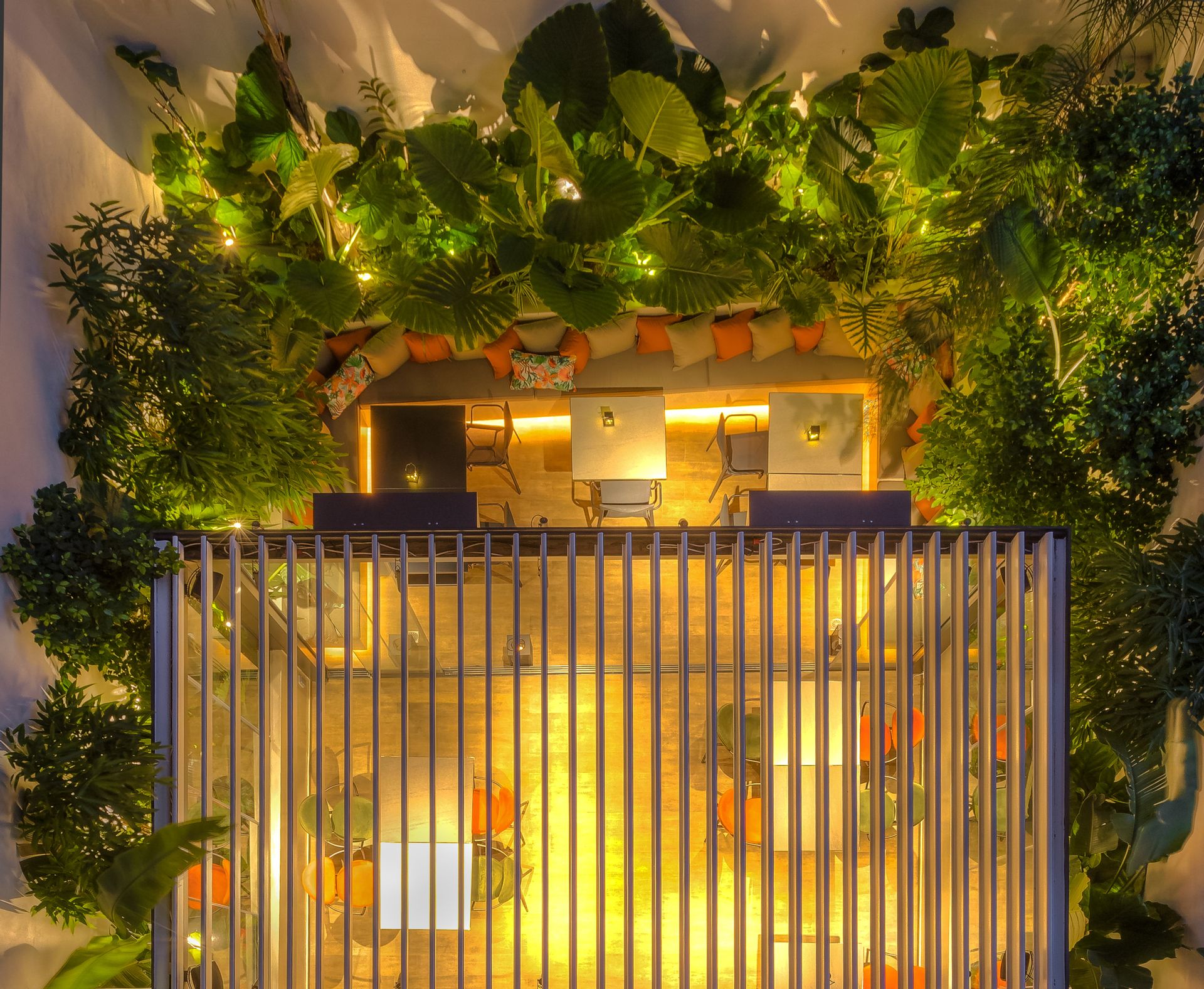 Ivis 4 Hotel