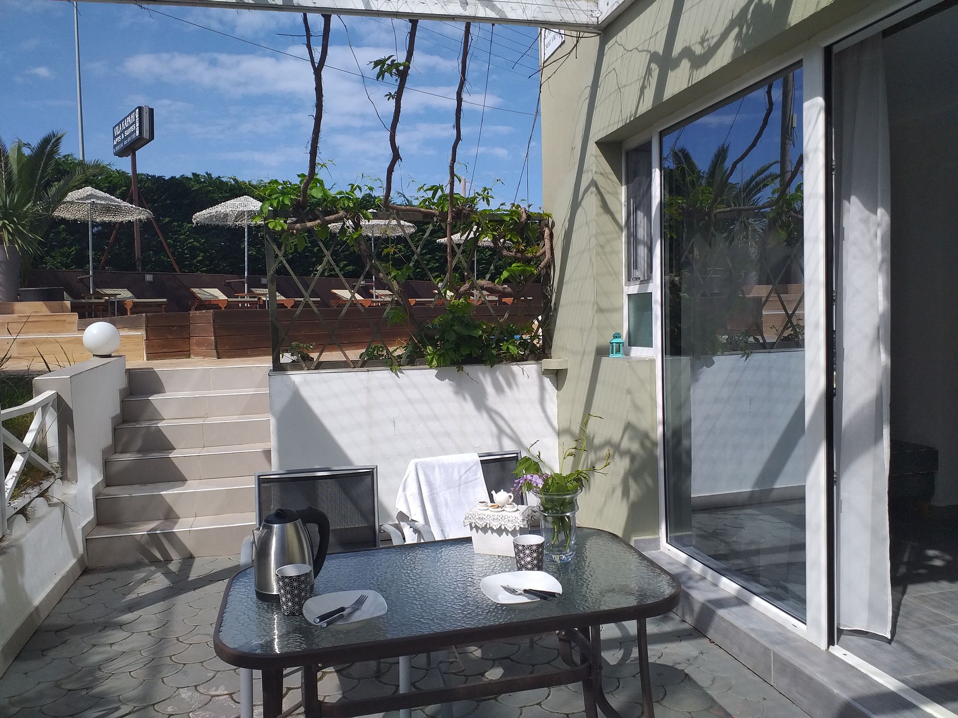 Kapahi Suites Apartments