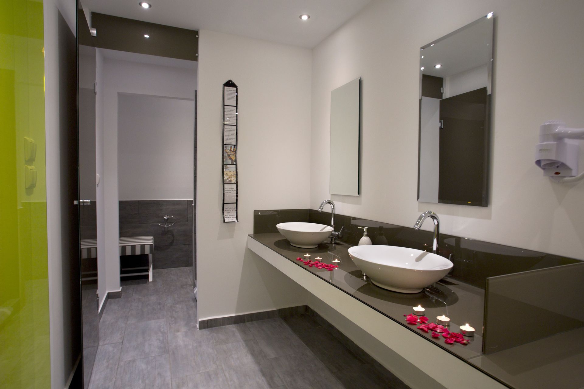 Kapahi Suites Apartments
