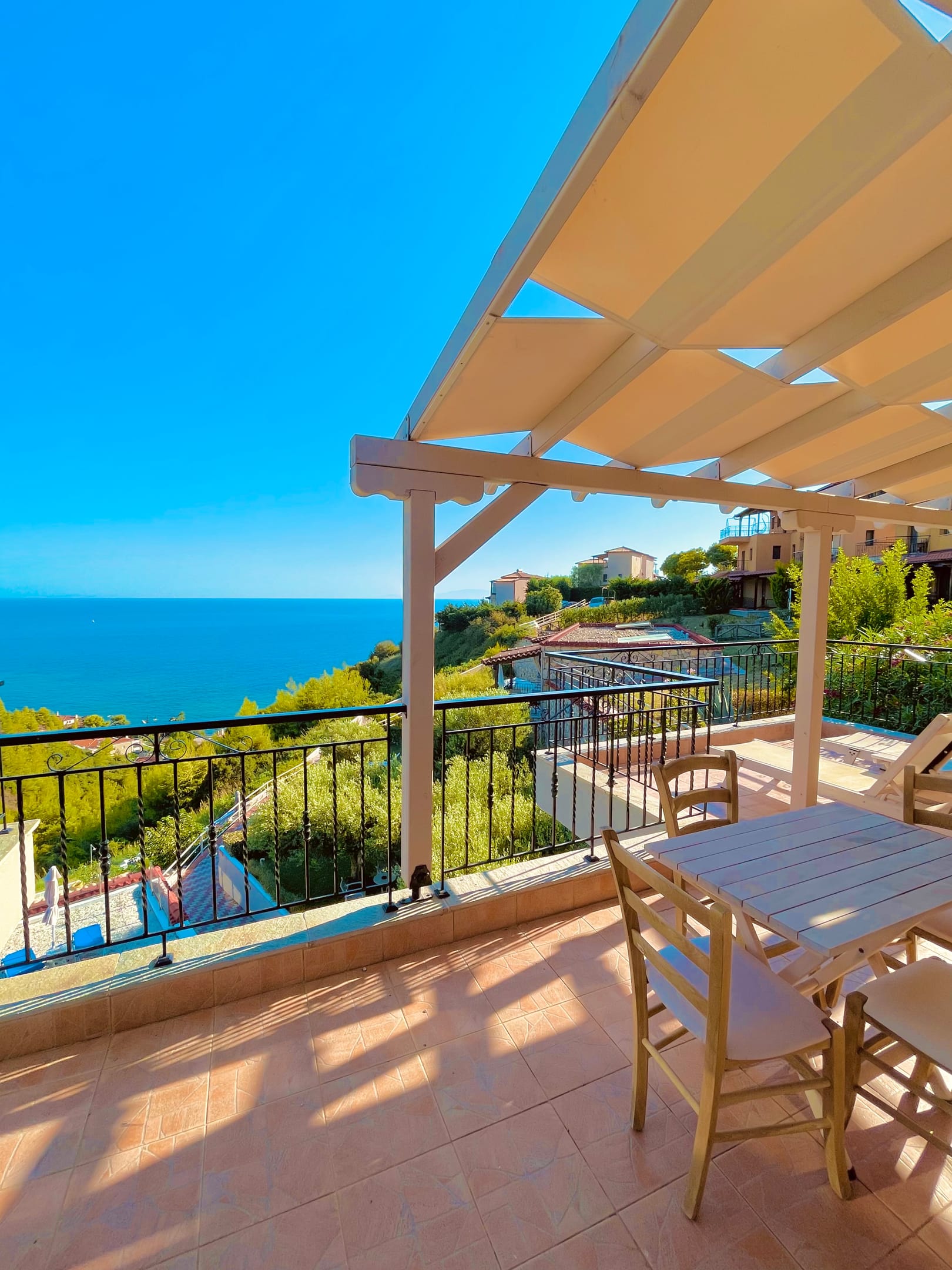 Koumaros ApartHotel Halkidiki