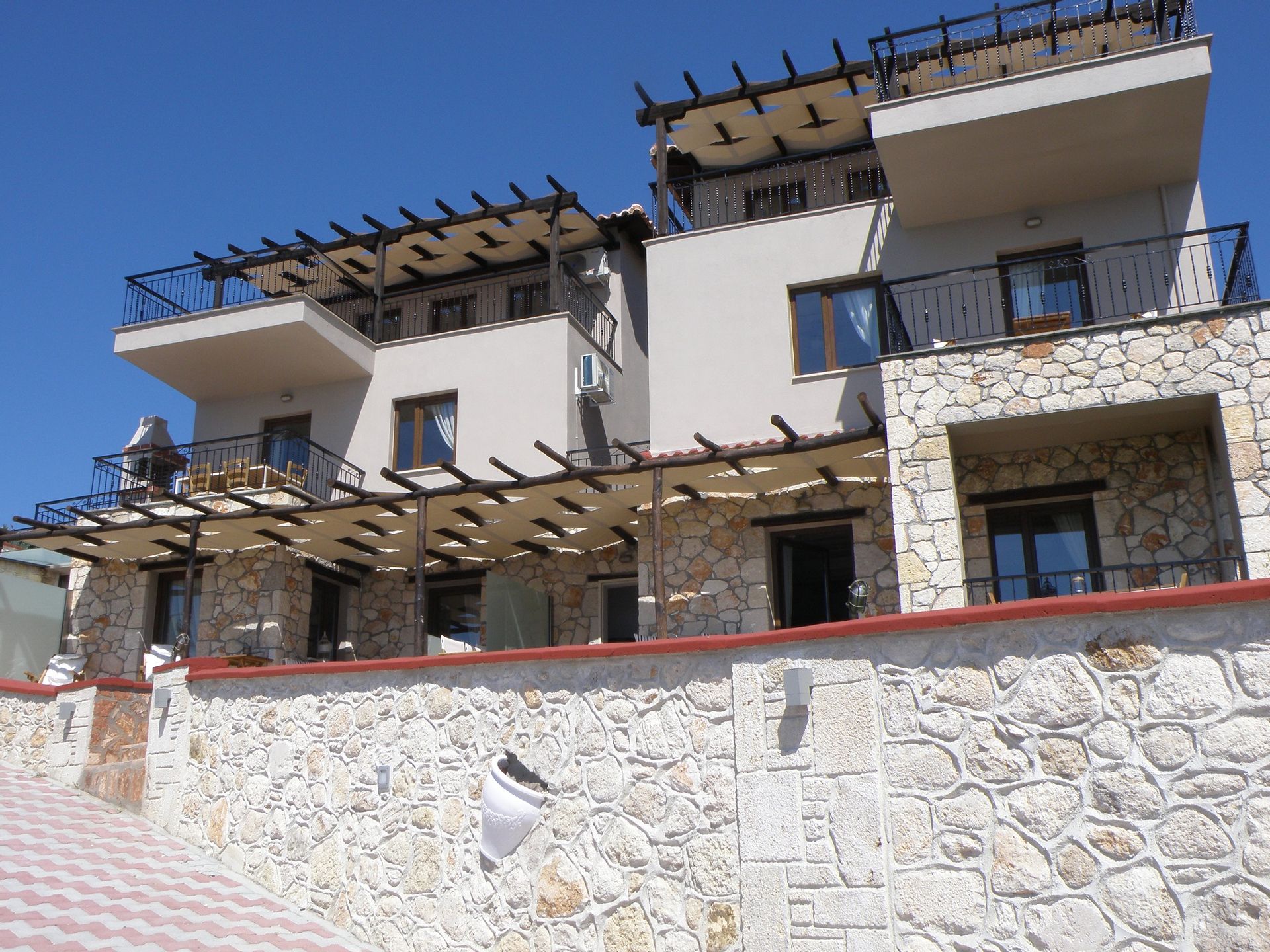 Koumaros Villas