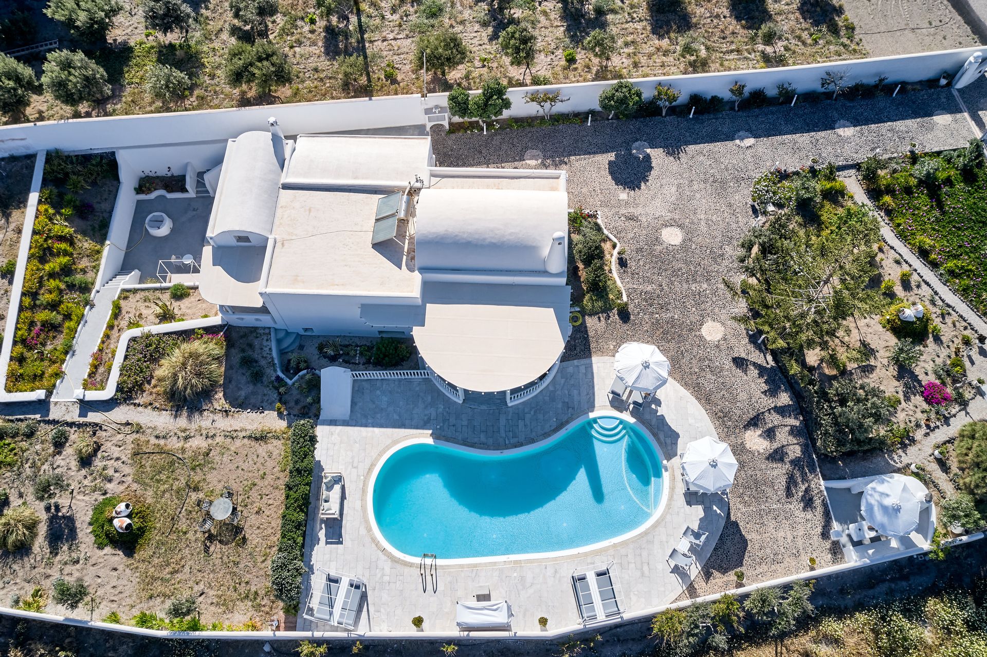 La Maison Luxurious Living
