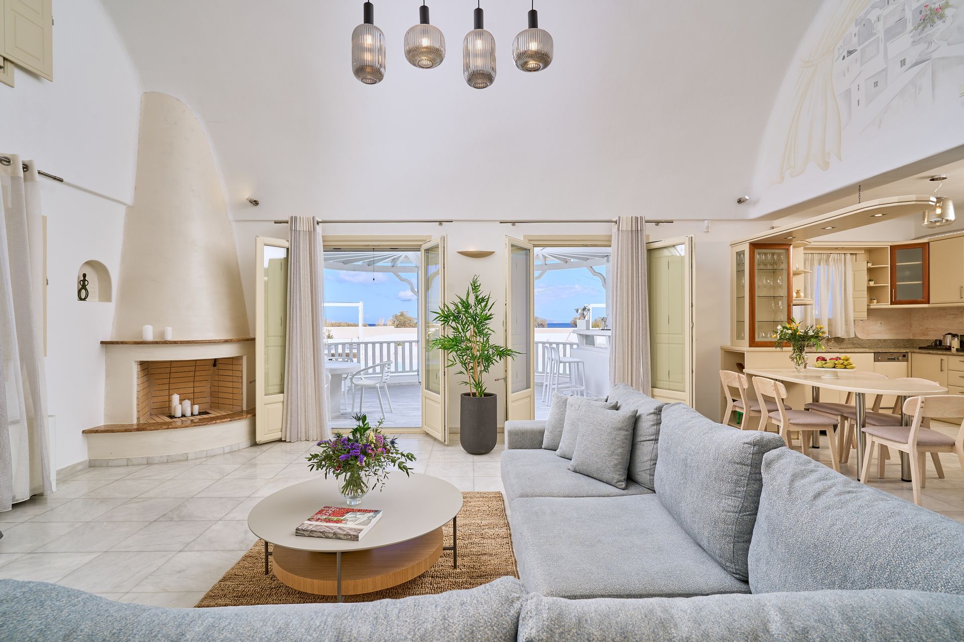 La Maison Luxurious Living