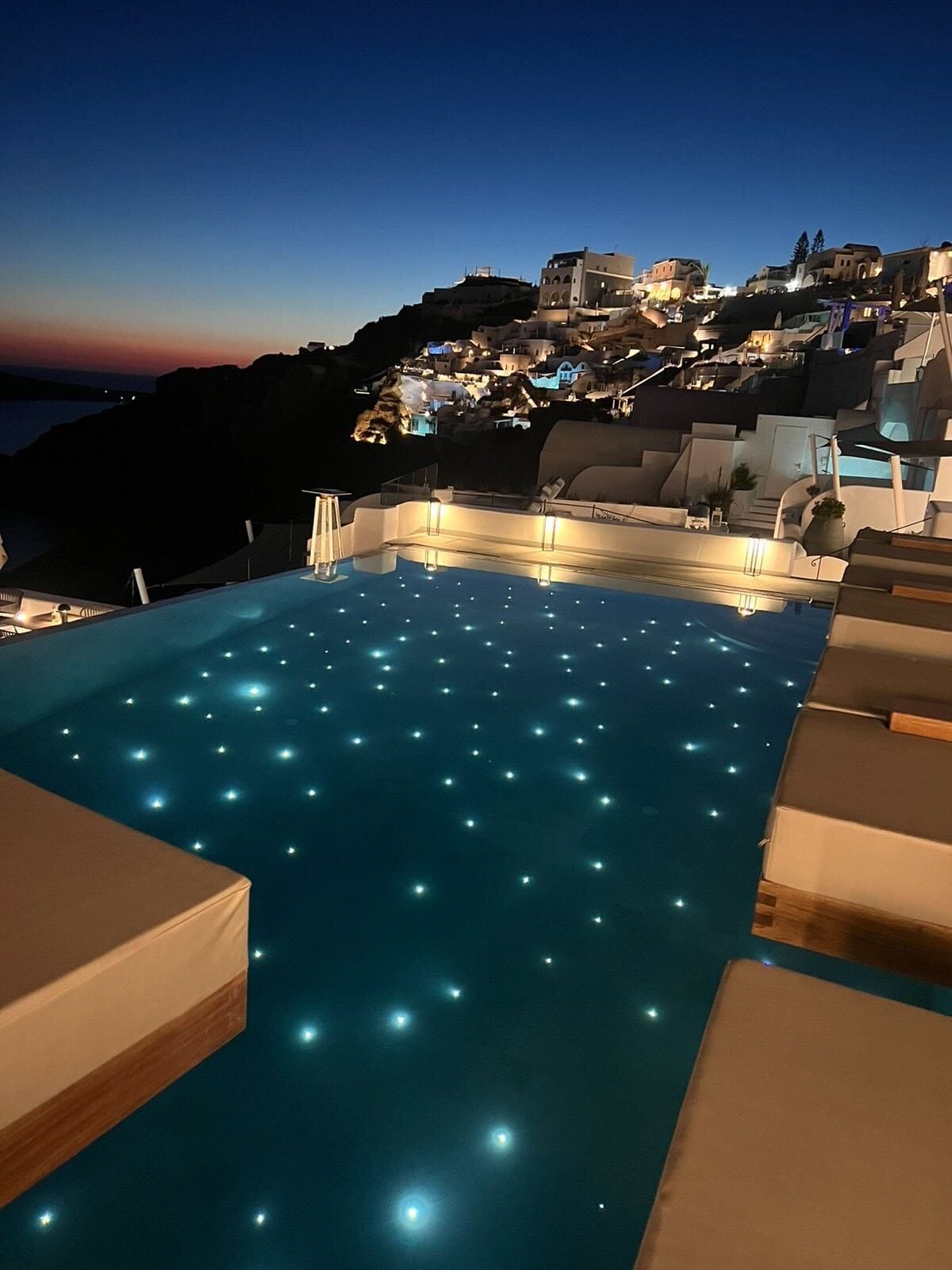 La Perla Villas & Suites