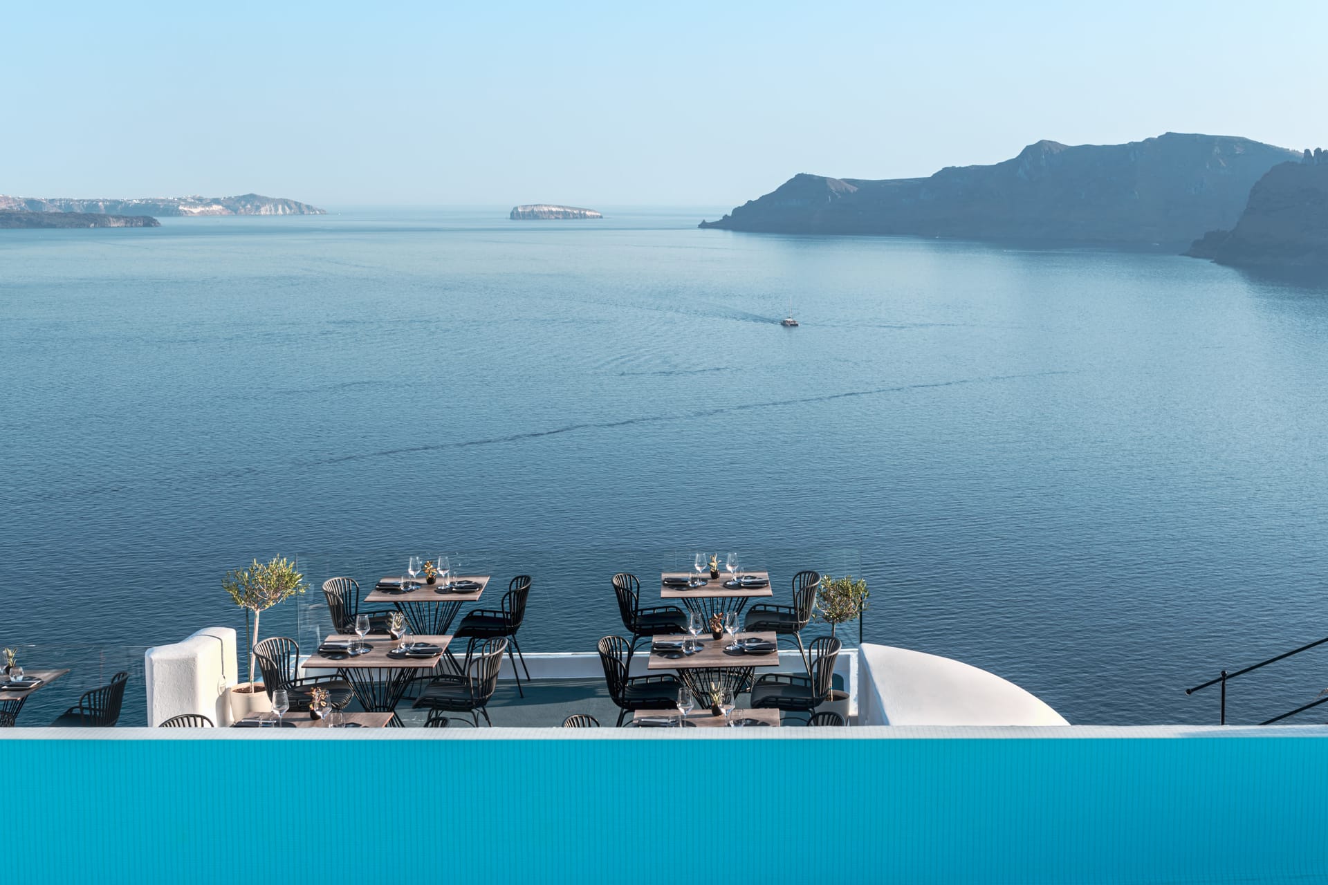 La Perla Villas & Suites