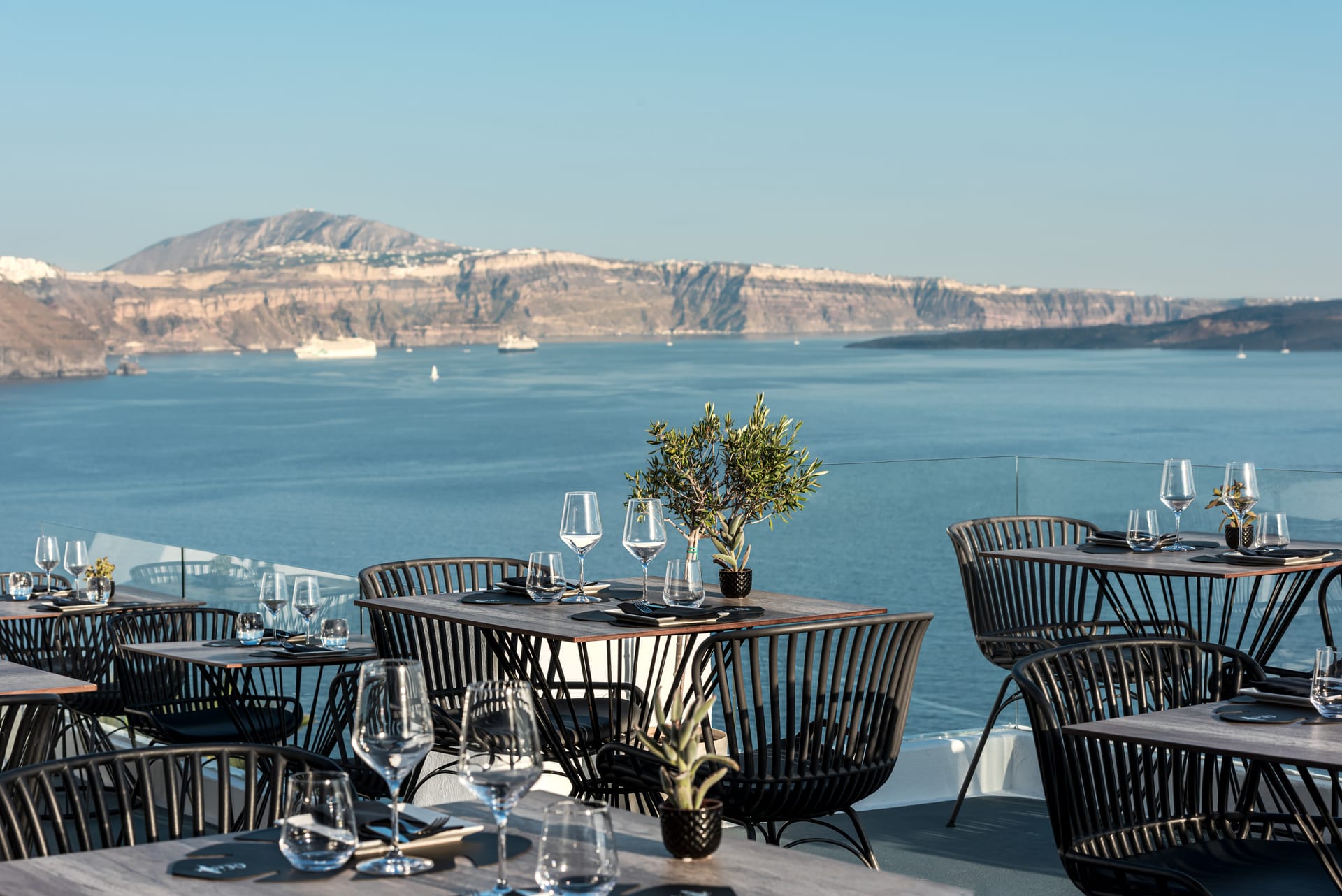 La Perla Villas & Suites