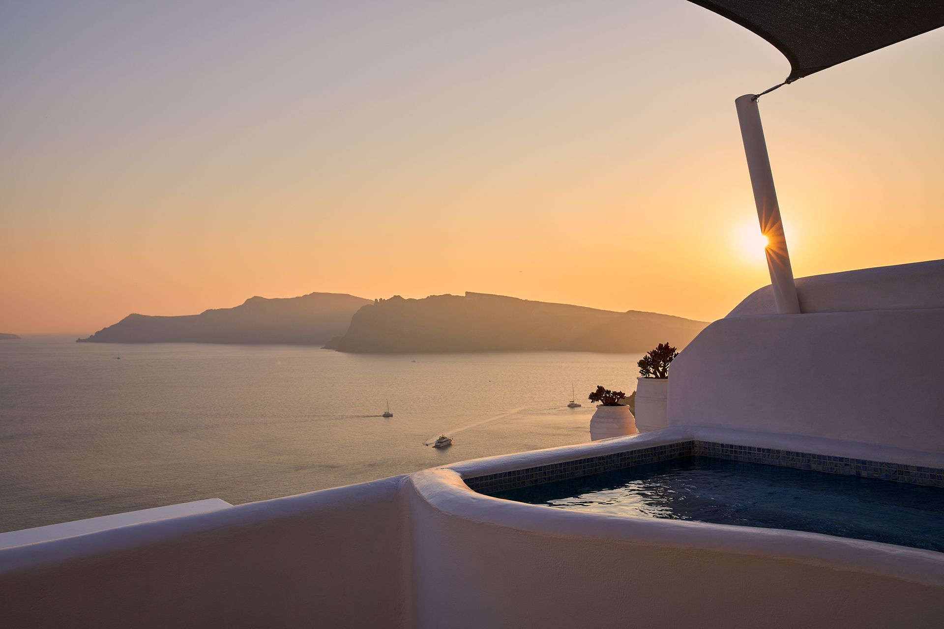 La Perla Villas & Suites