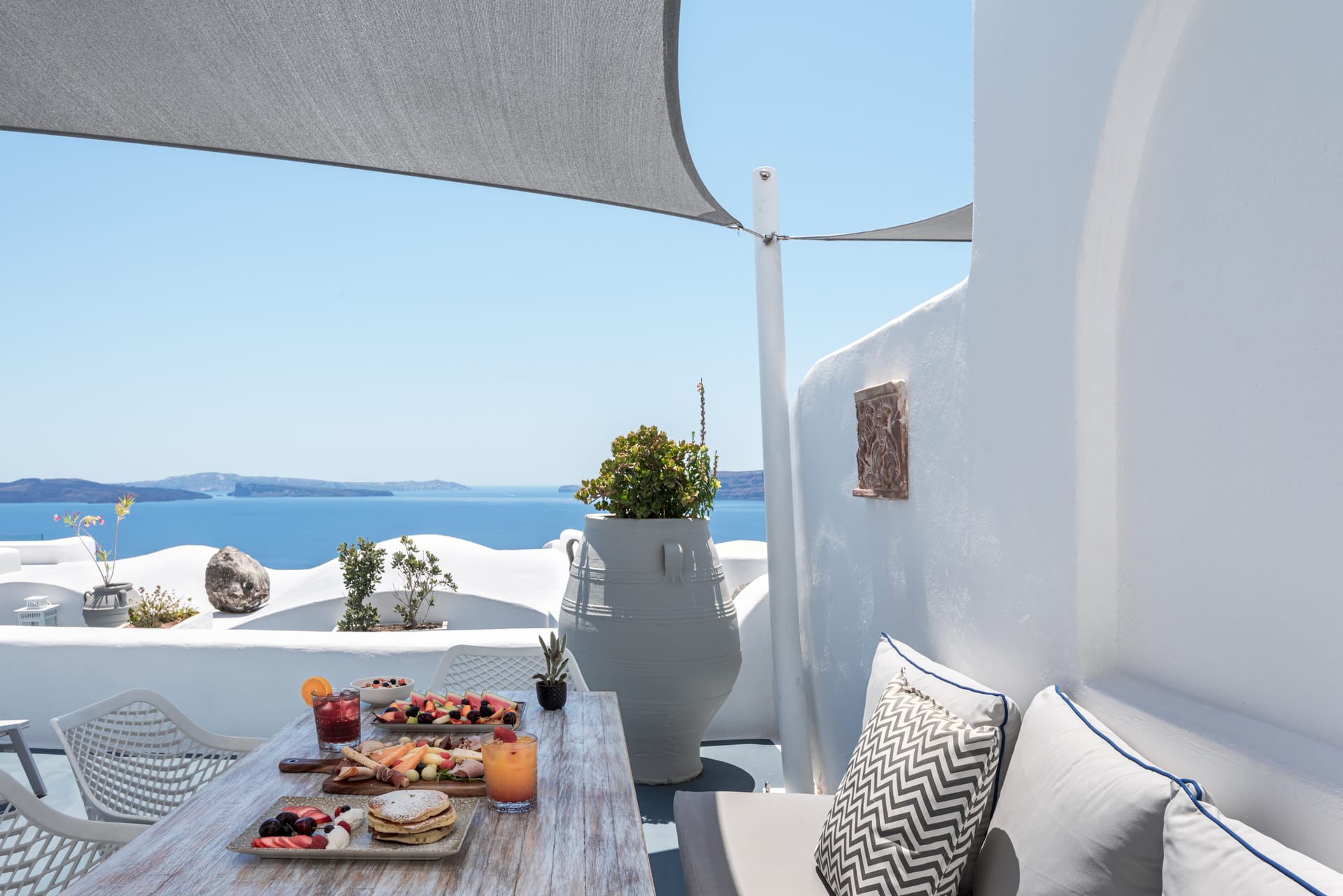 La Perla Villas & Suites