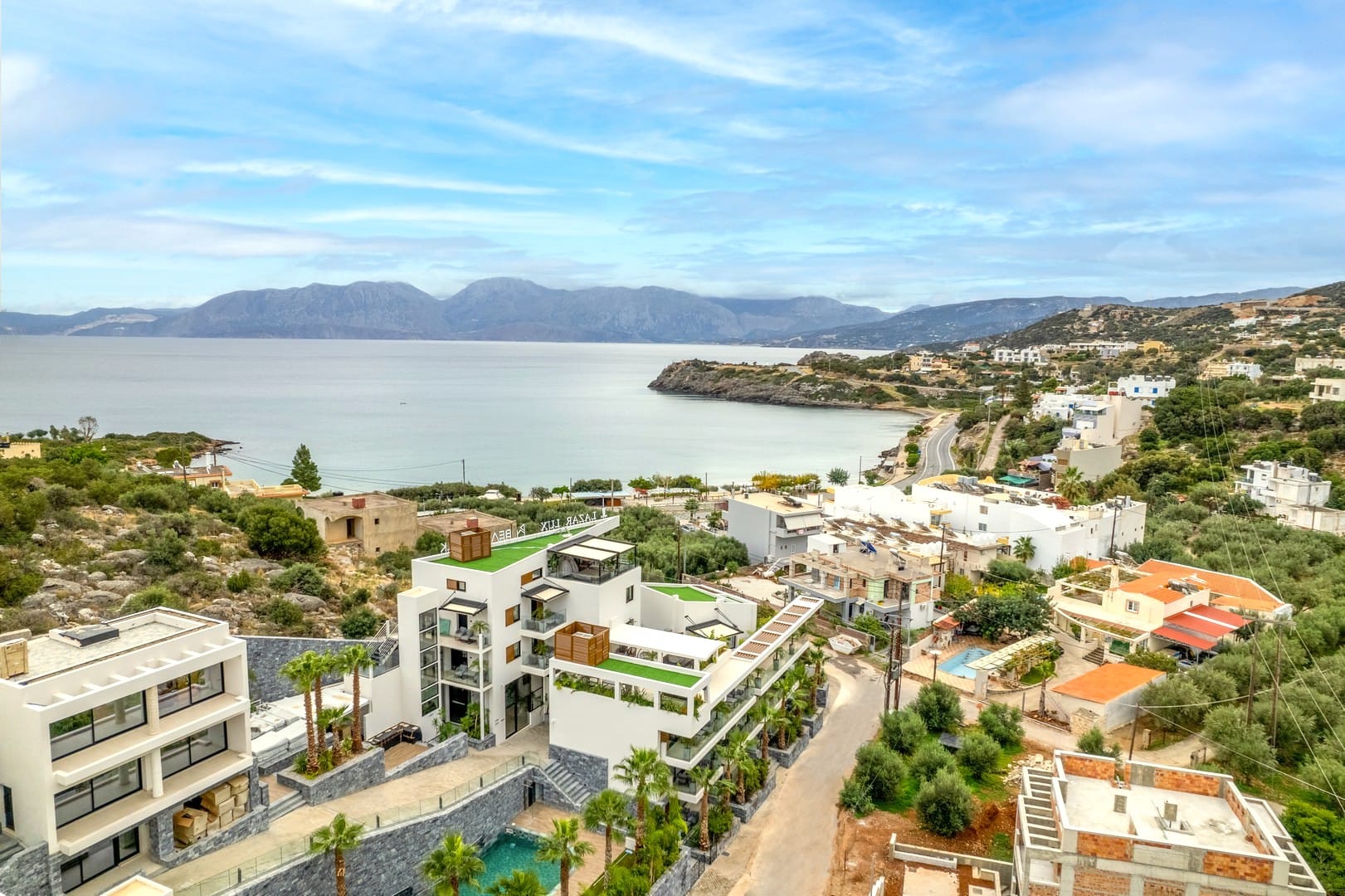 Lazar Lux Suites