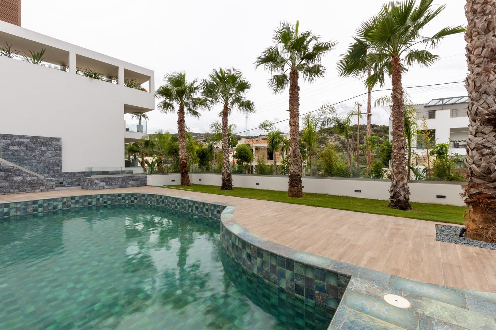 Lazar Lux Suites