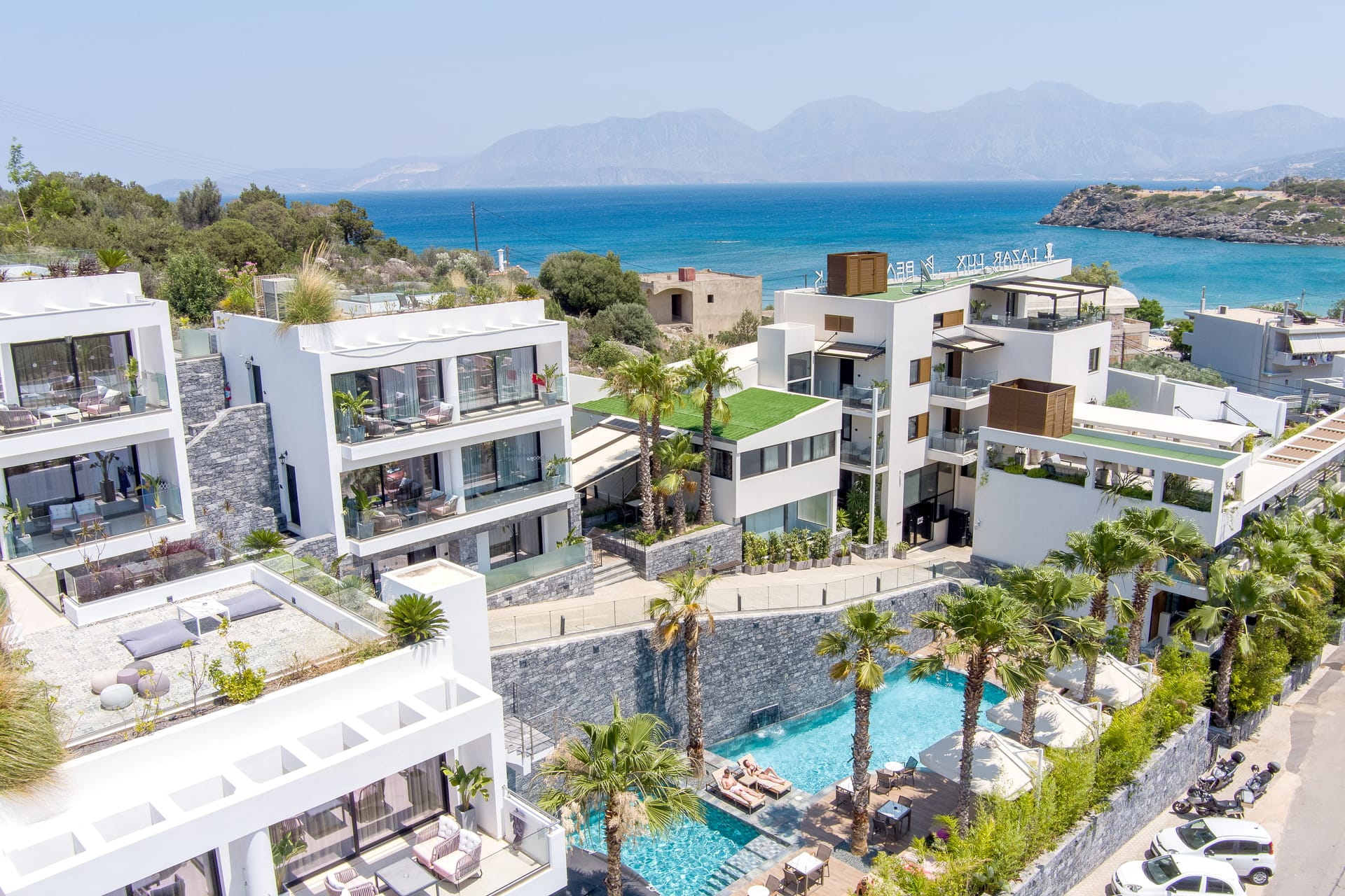 Lazar Lux Suites