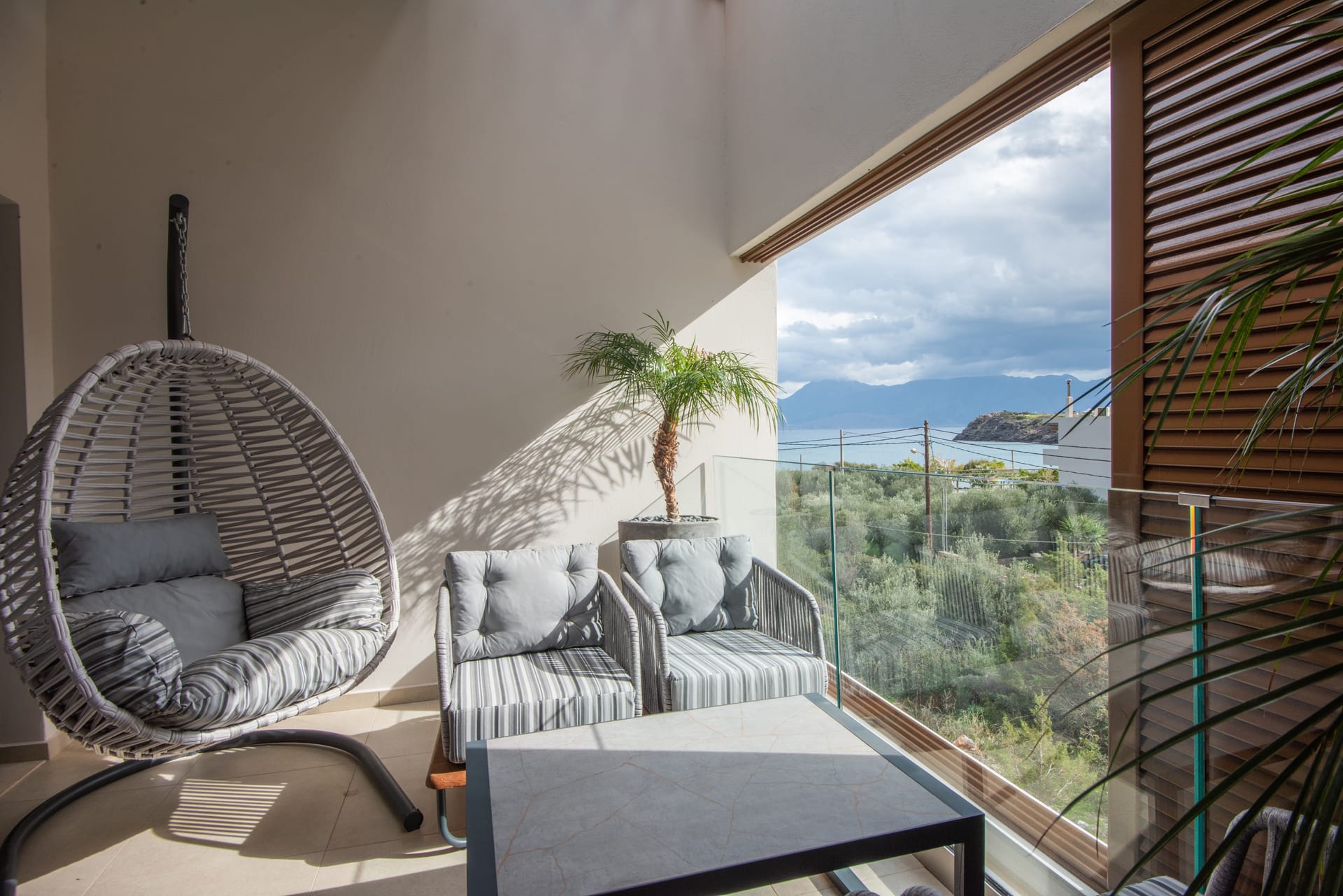 Lazar Lux Suites