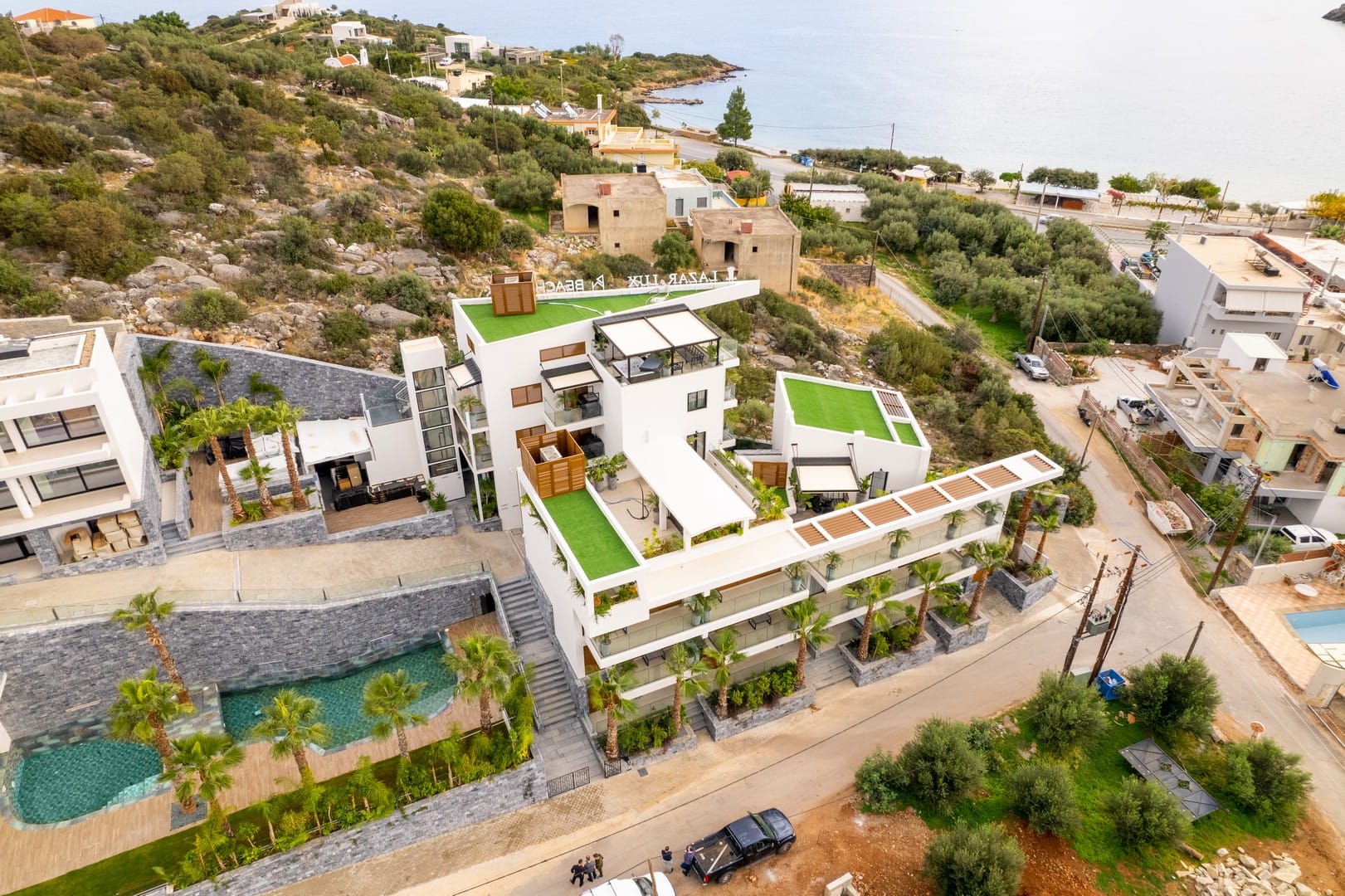 Lazar Lux Suites