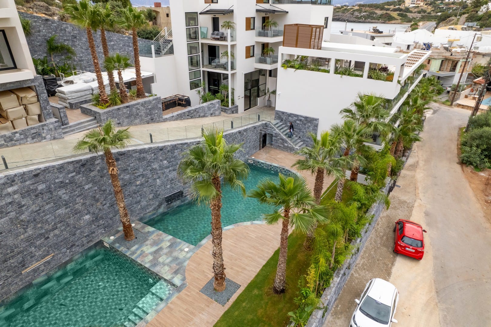Lazar Lux Suites