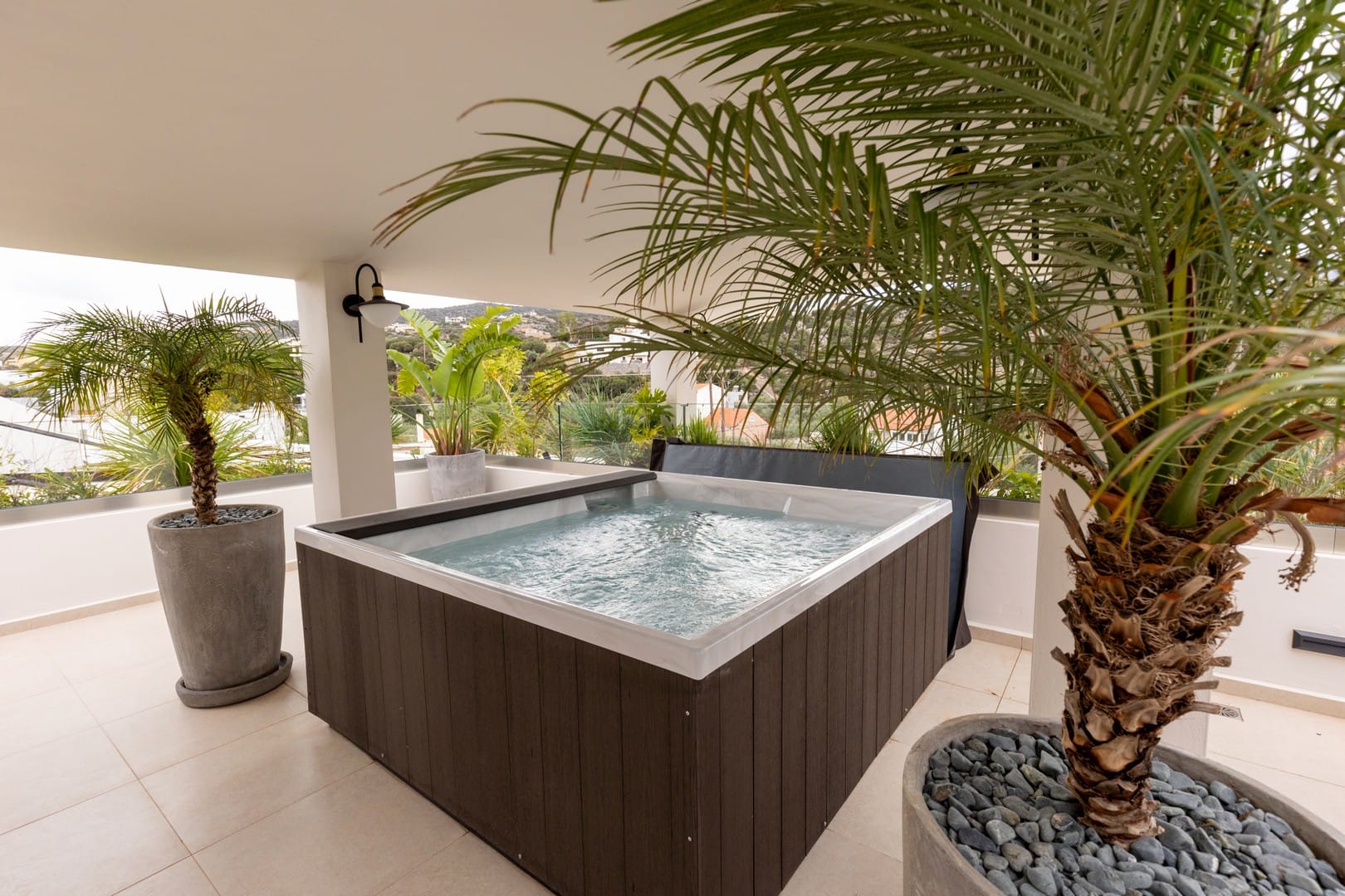 Lazar Lux Suites