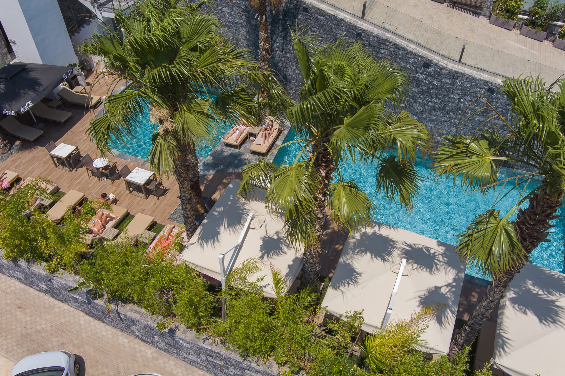Lazar Lux Suites