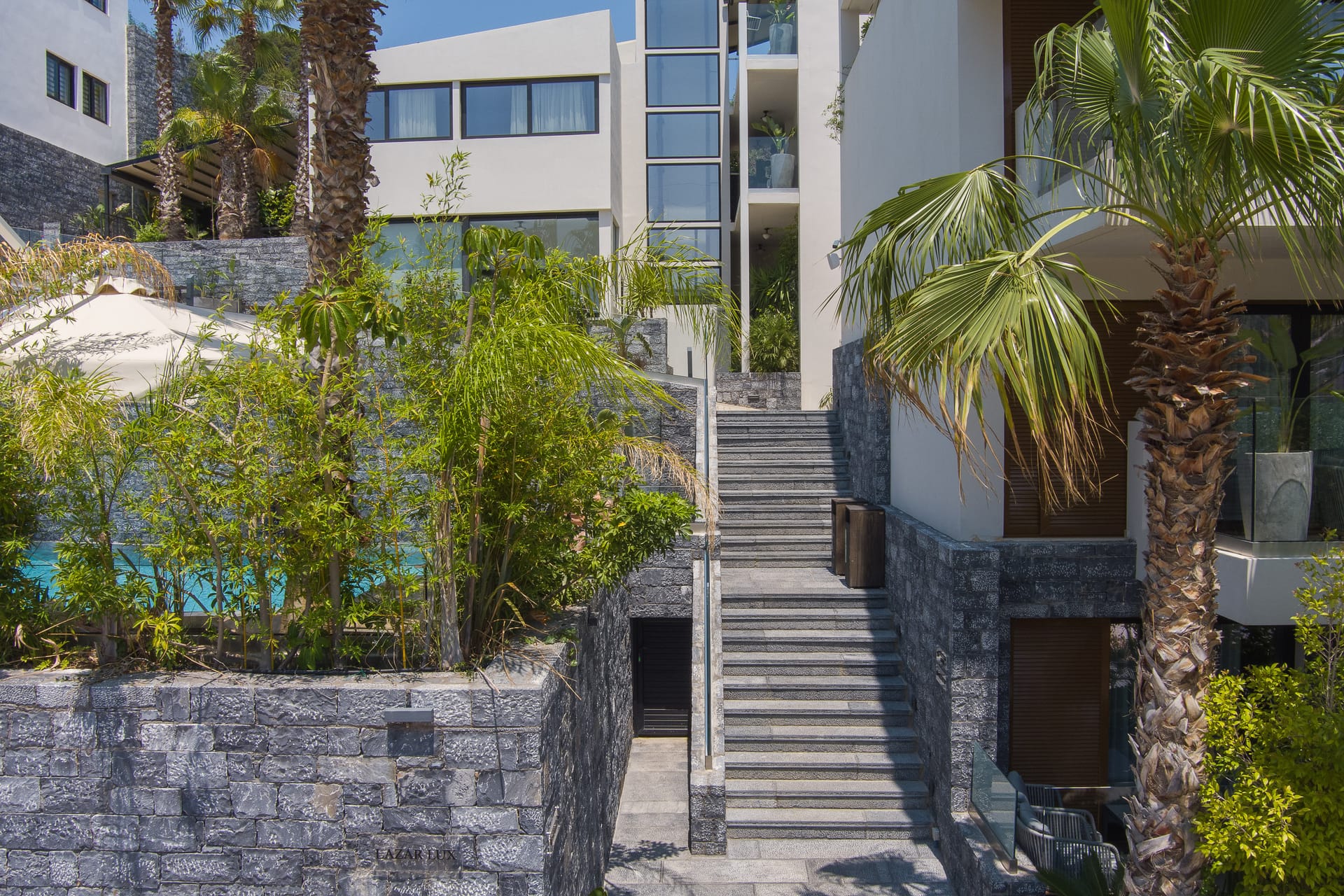 Lazar Lux Suites