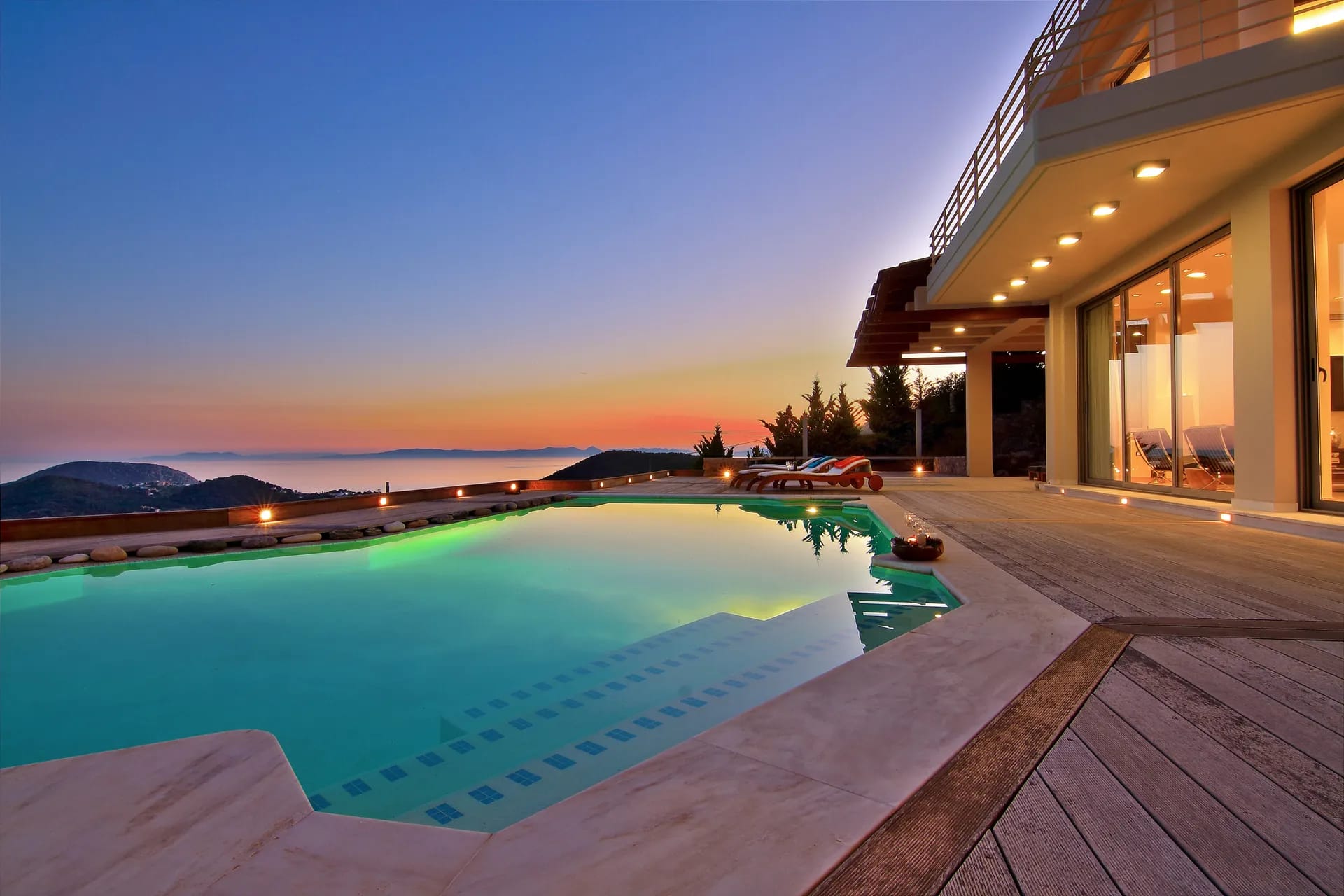 Live & Travel Athens