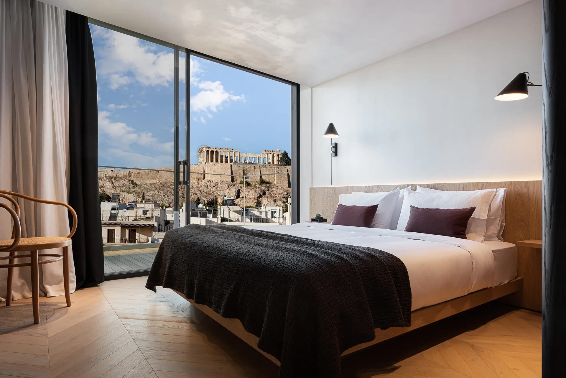 Live & Travel Athens