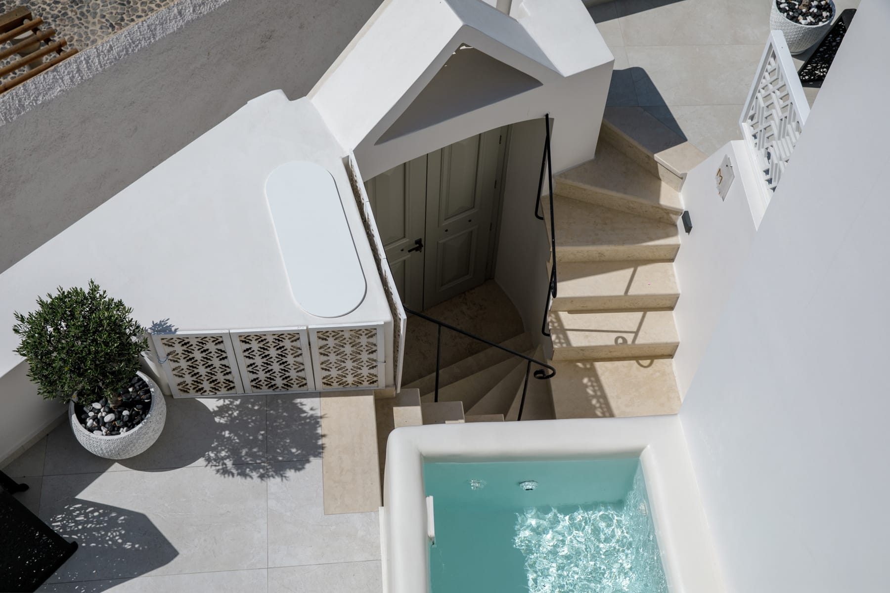 La Madeleine Oia Suites & Caves