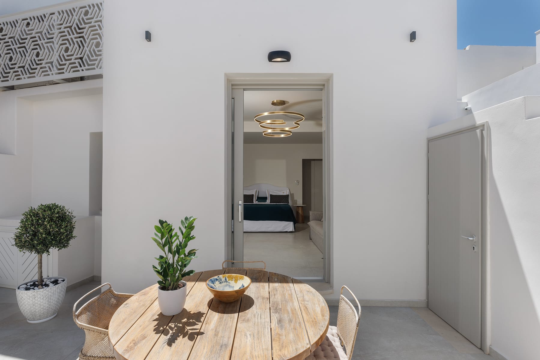 La Madeleine Oia Suites & Caves