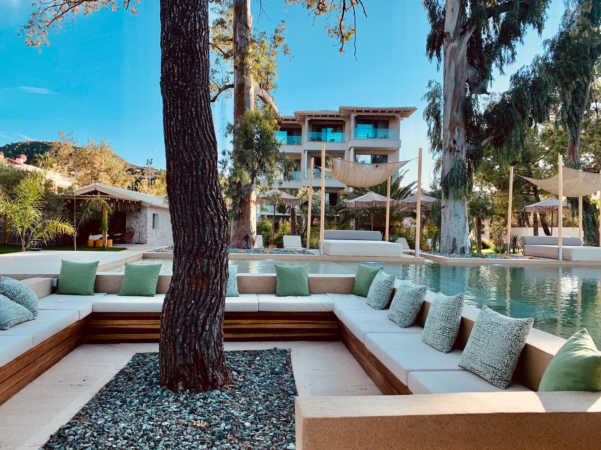 MAKO Sea & Suites