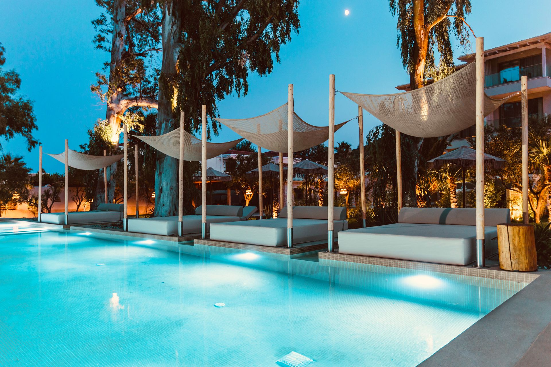 MAKO Sea & Suites