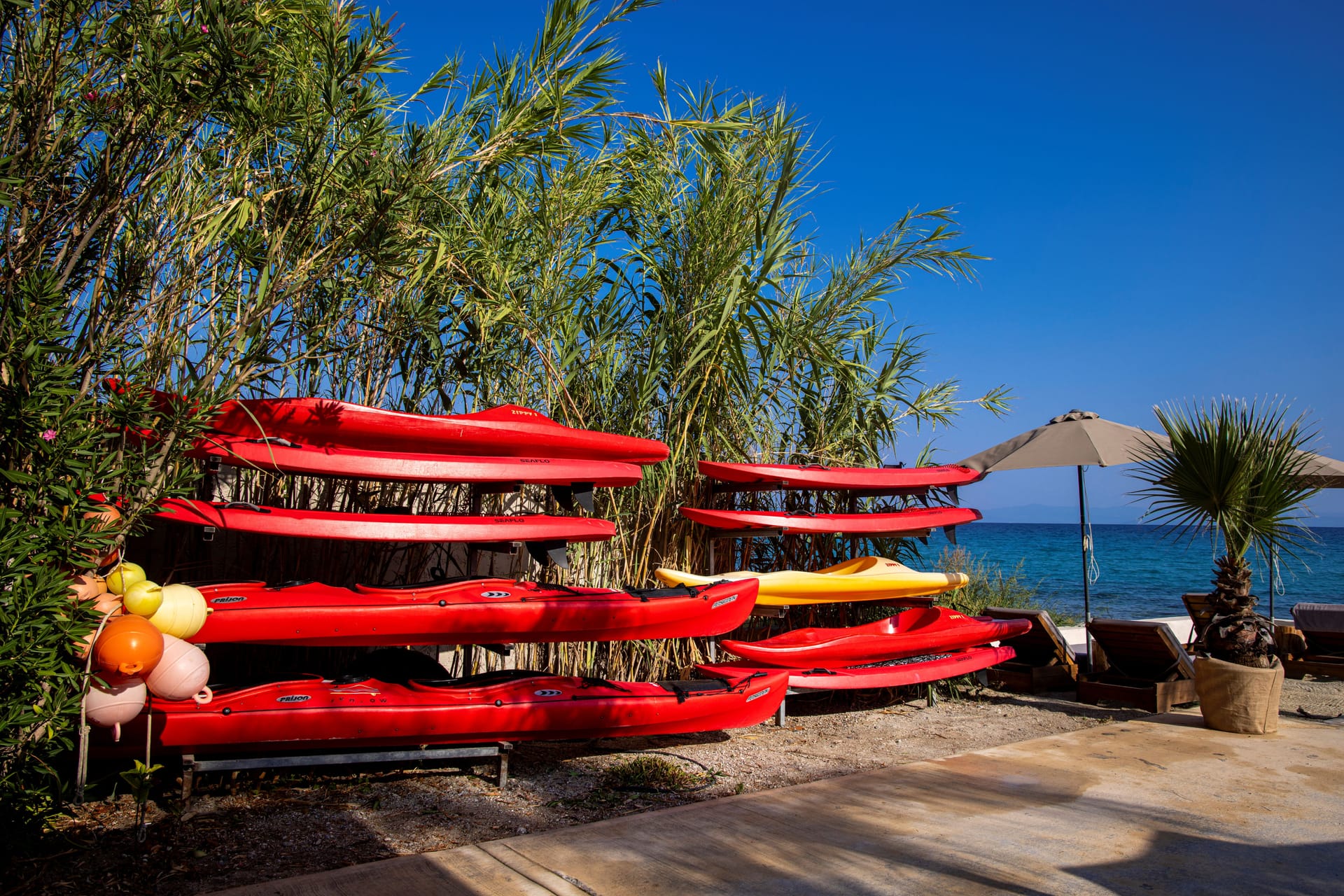 MAKO Sea & Suites