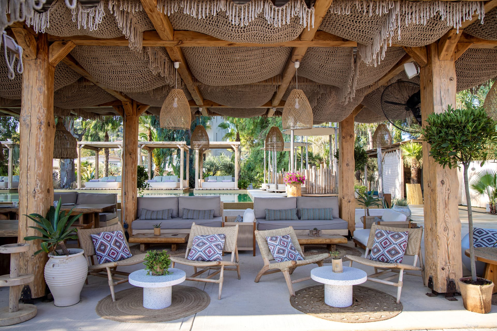 MAKO Sea & Suites