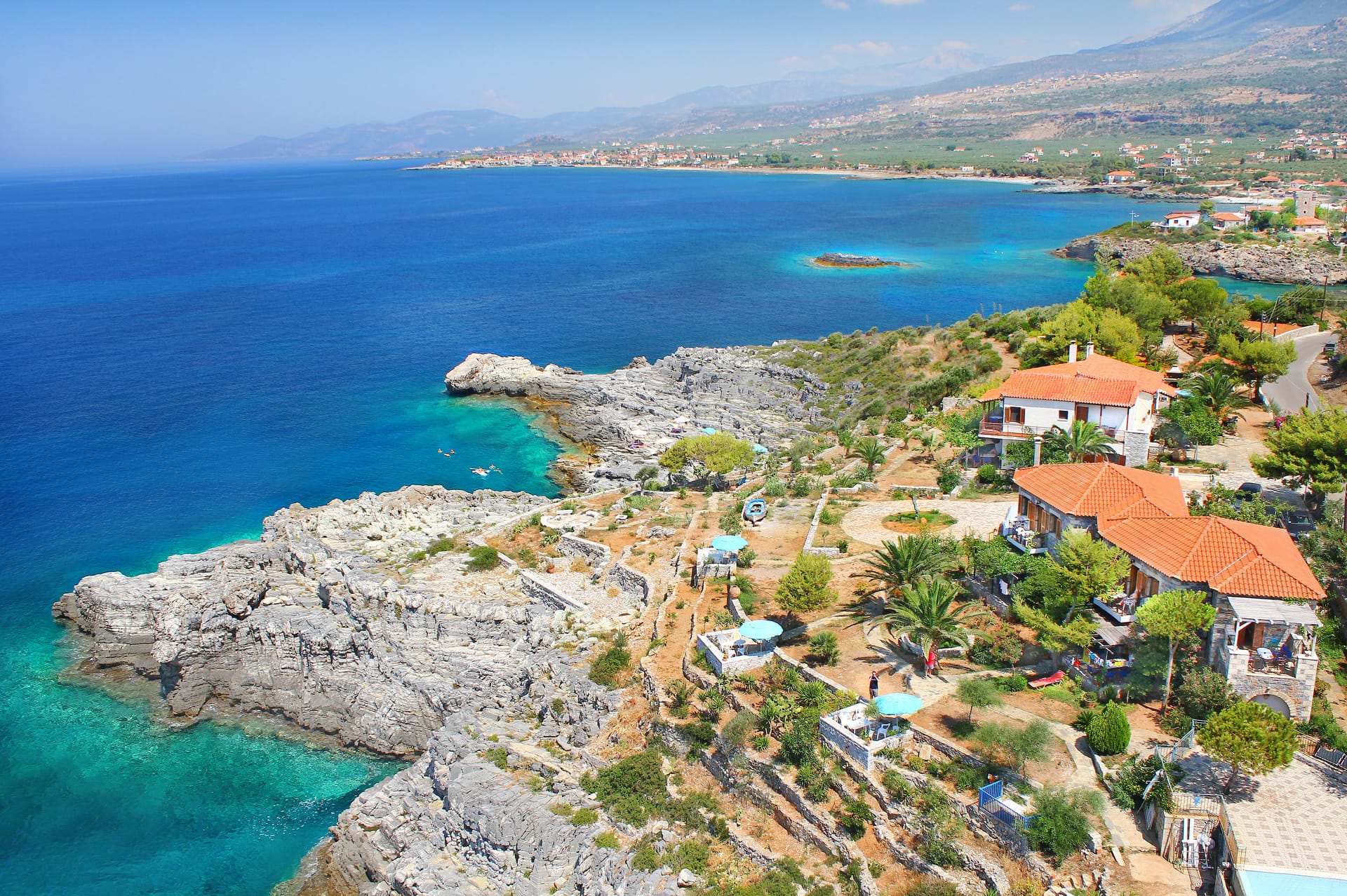 Mani Suites