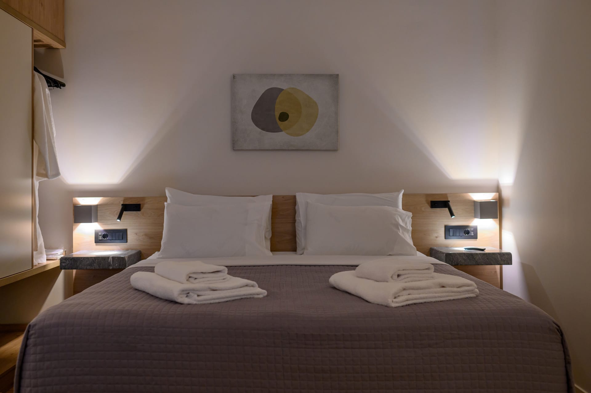 Mani Suites