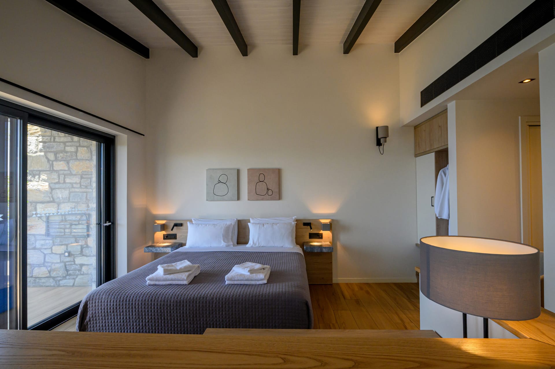 Mani Suites