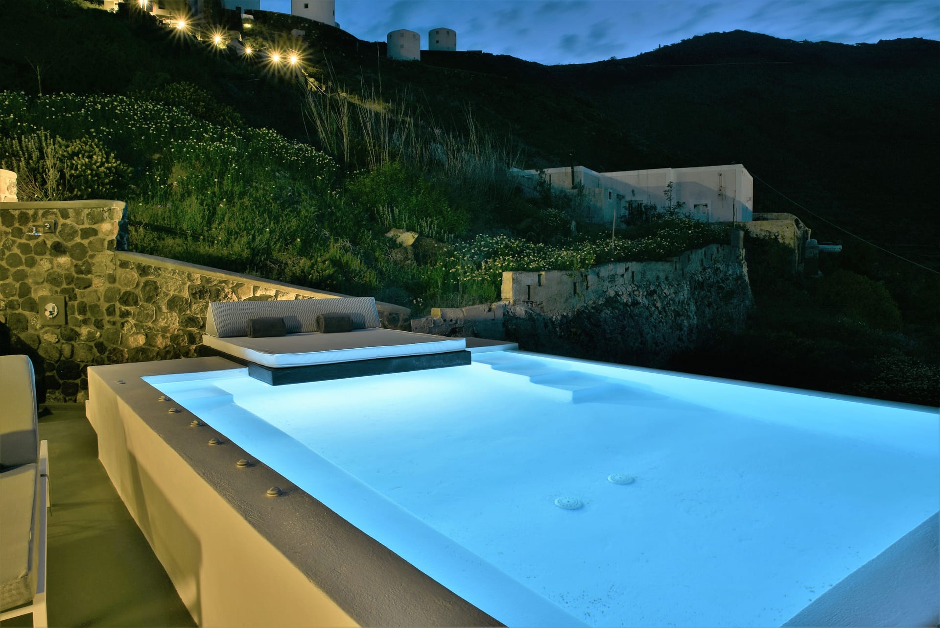 Horizon Mills Villas and Suites Santorini