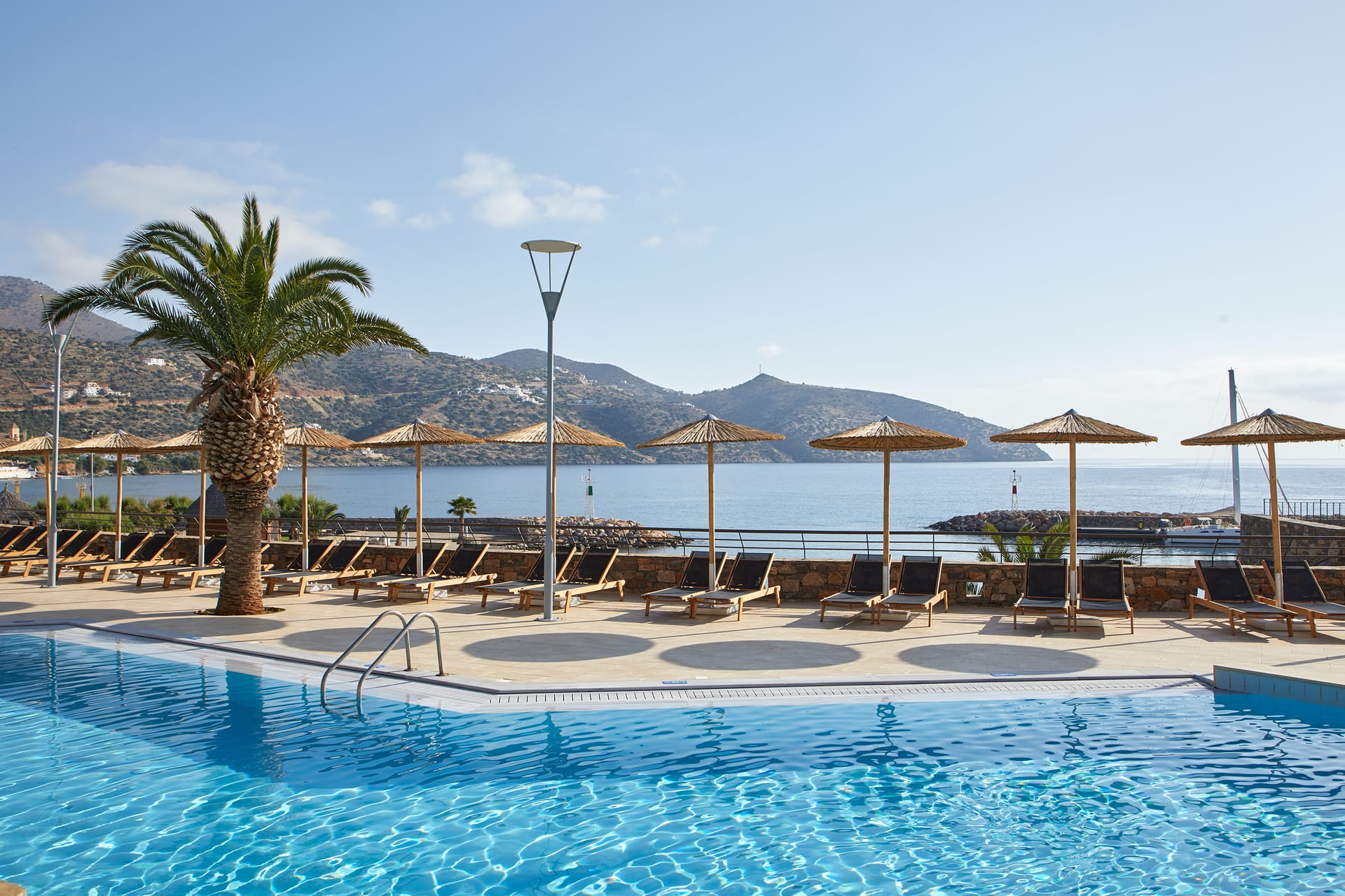 Zeus Eleva Mirabello Bay