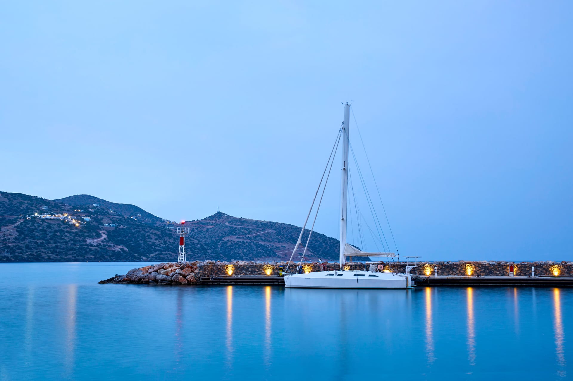 Zeus Eleva Mirabello Bay