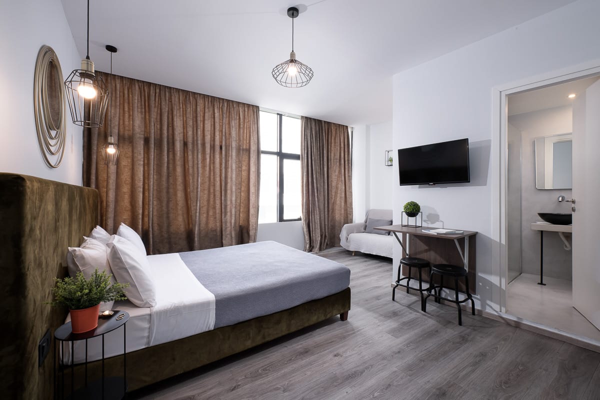 Enattica Monastiraki Living