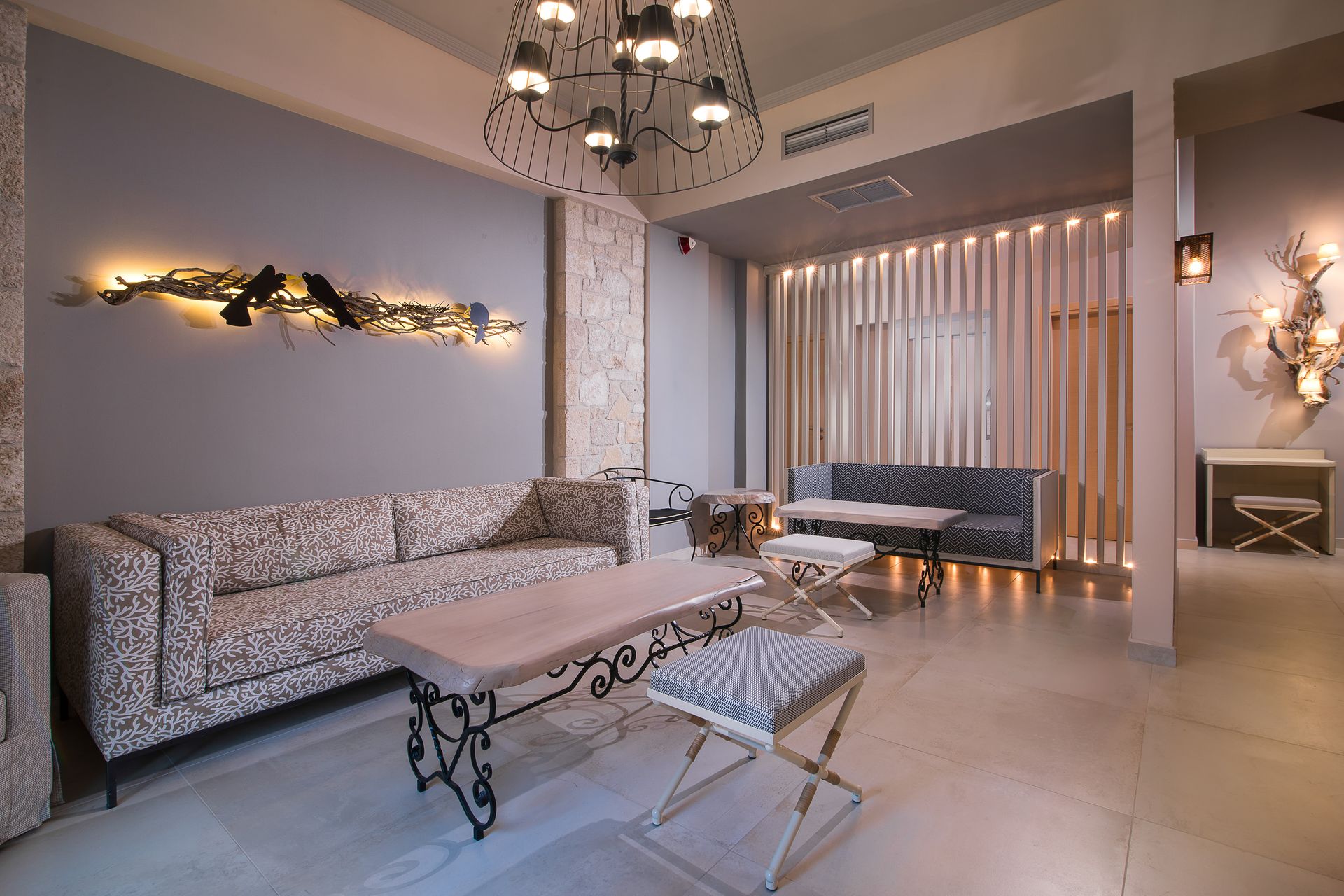 Neikos Luxury Suites