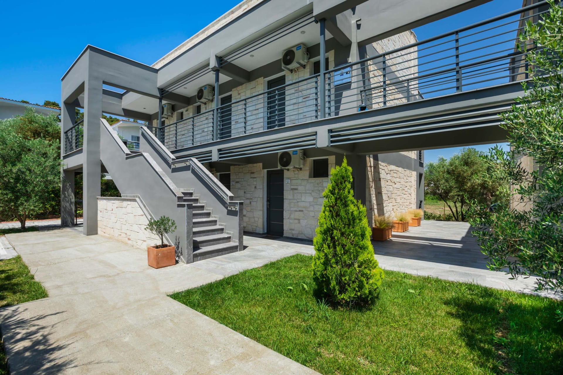 New Story Luxury Suites