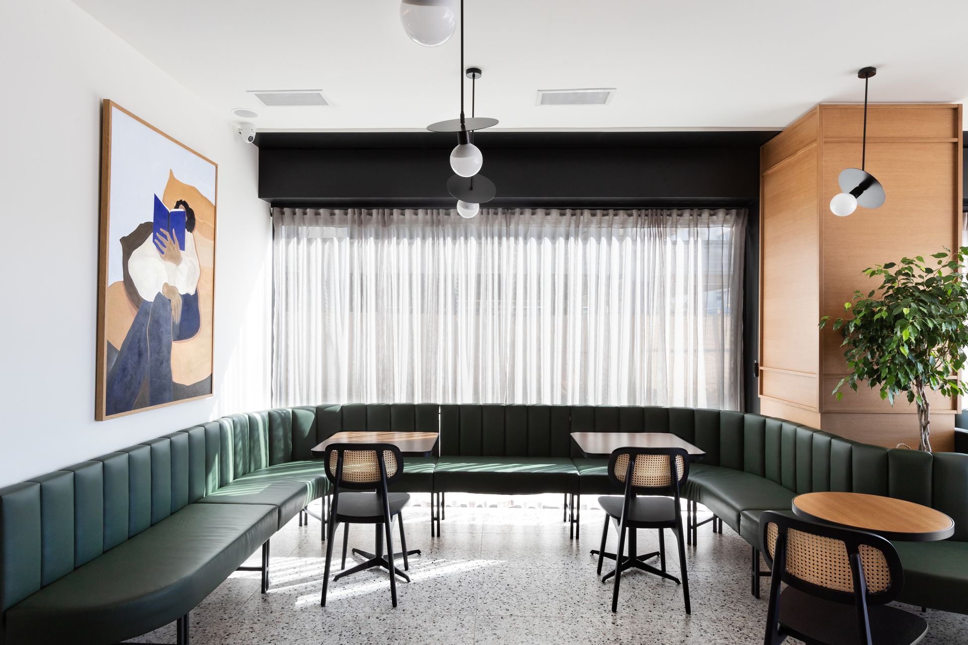 Noa Hotel