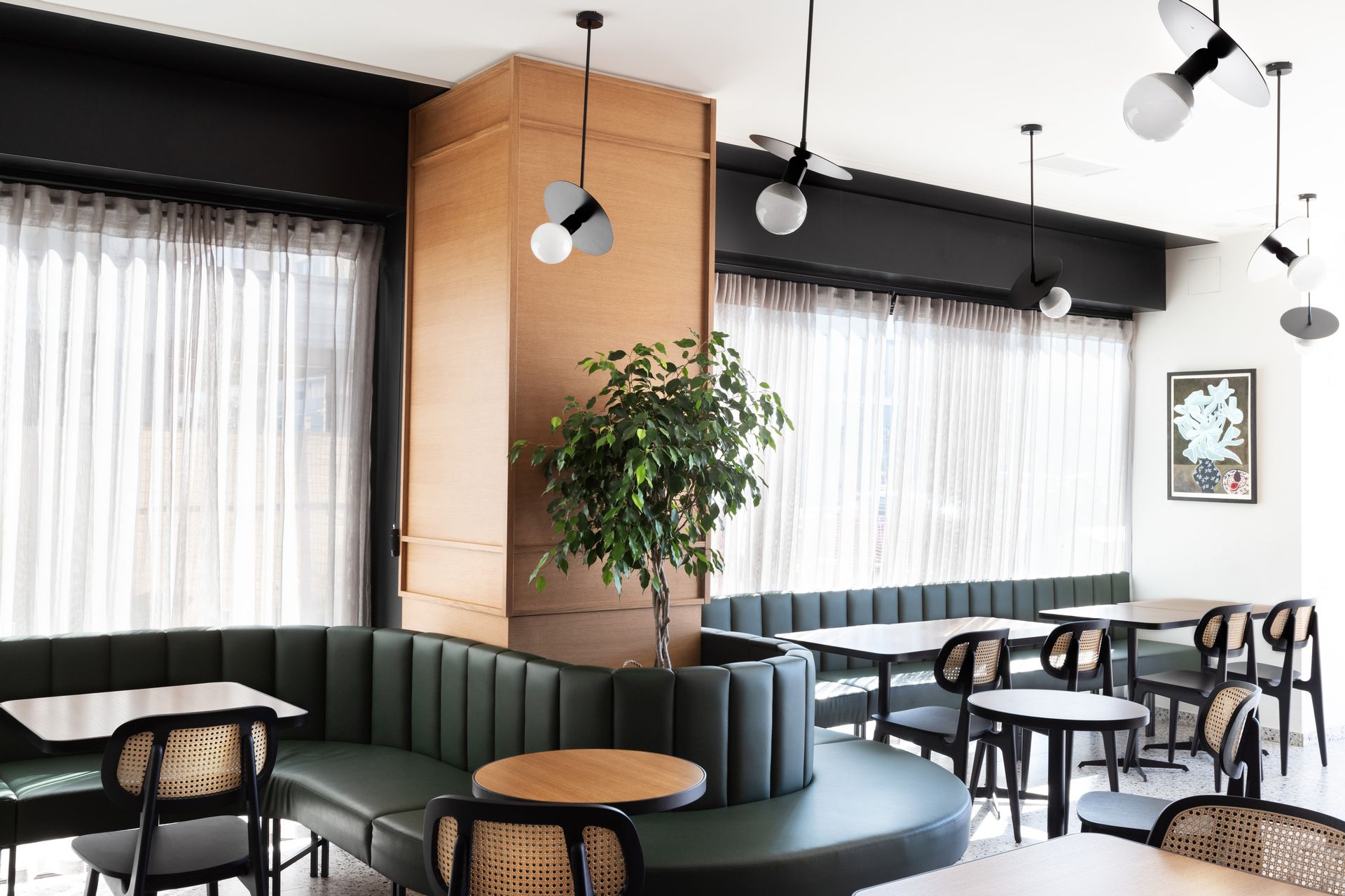 Noa Hotel