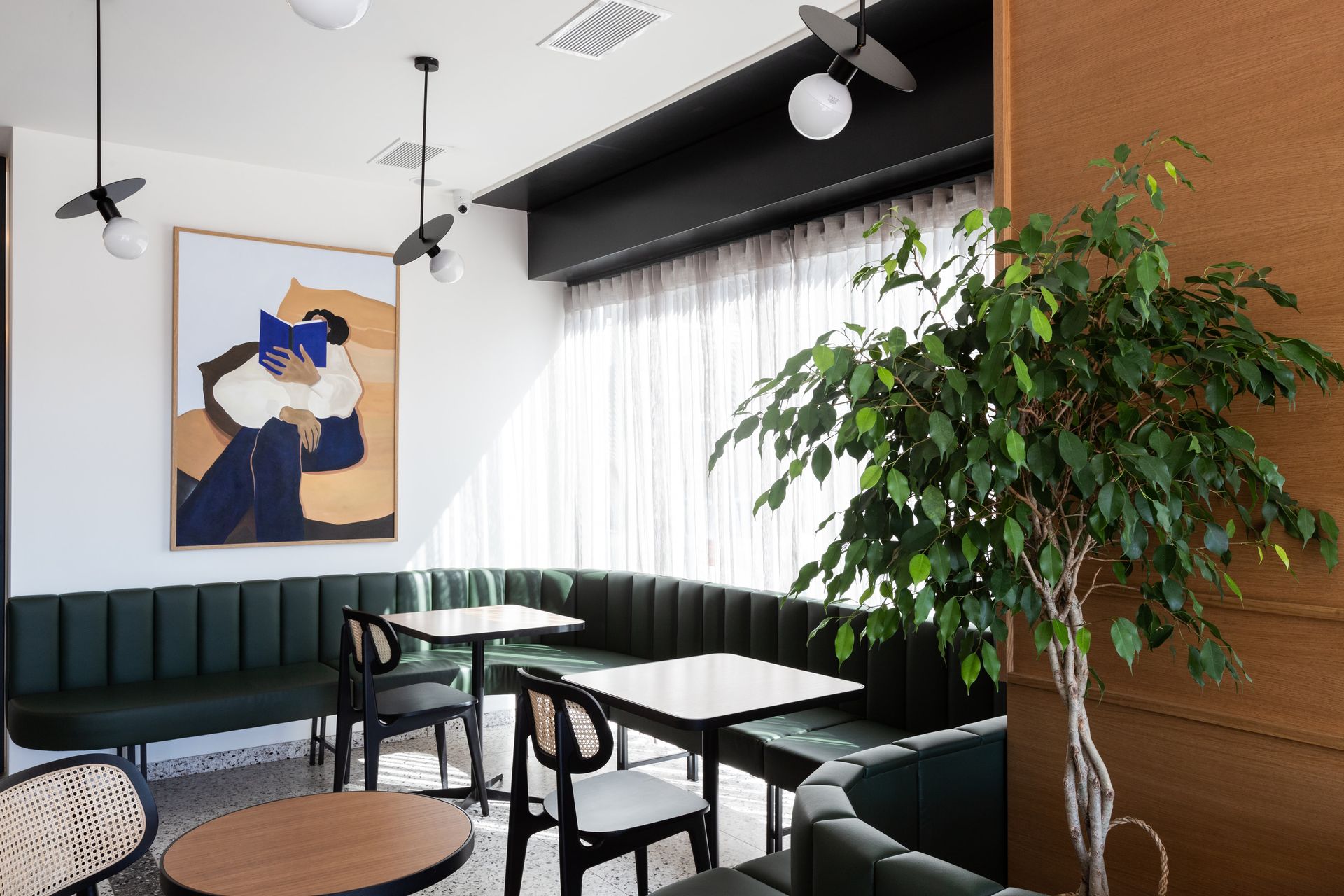 Noa Hotel