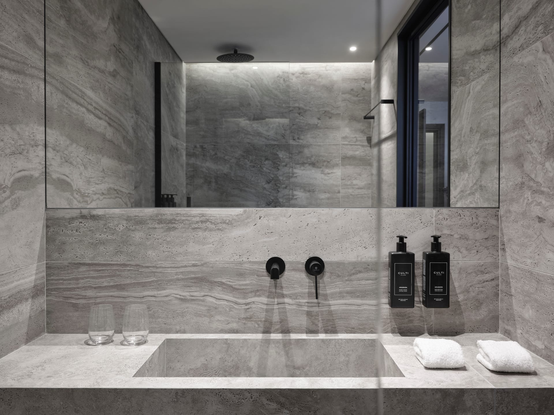 Nur Edge Aparthotel