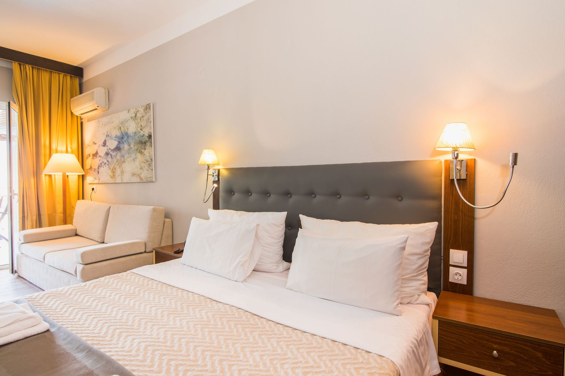 Opera Blue Hotel
