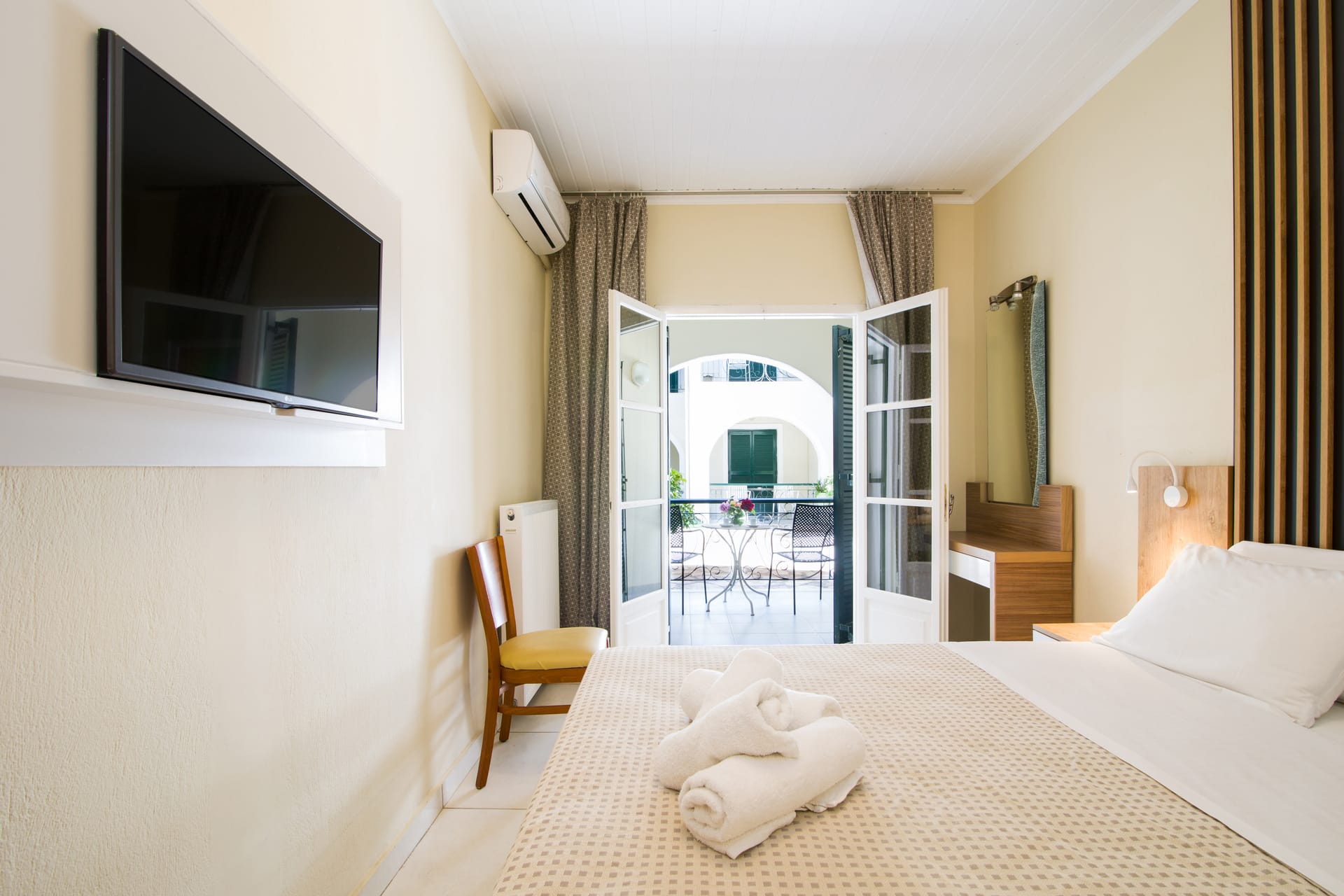 Opera Blue Hotel