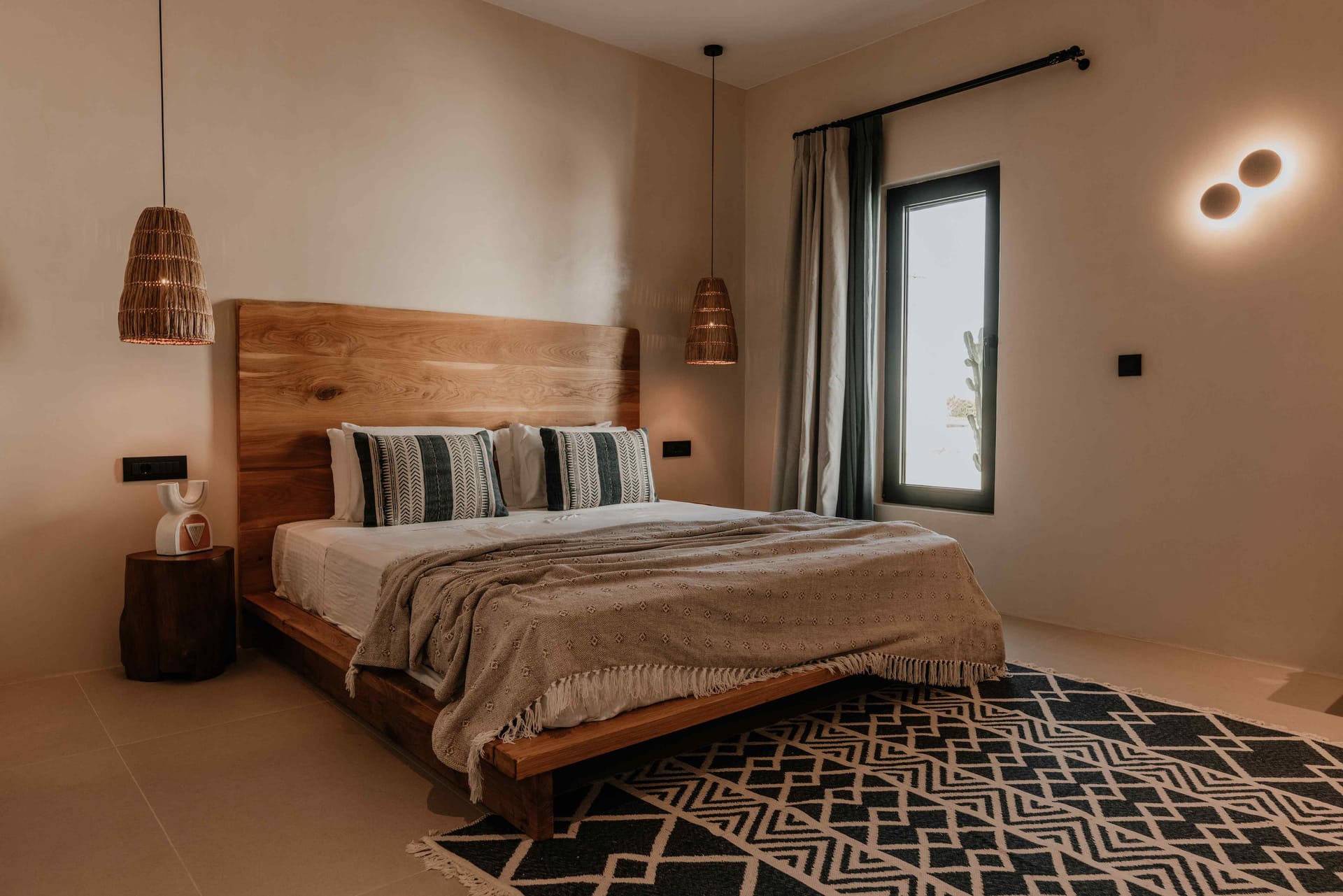 Ostrako Beachside Suites