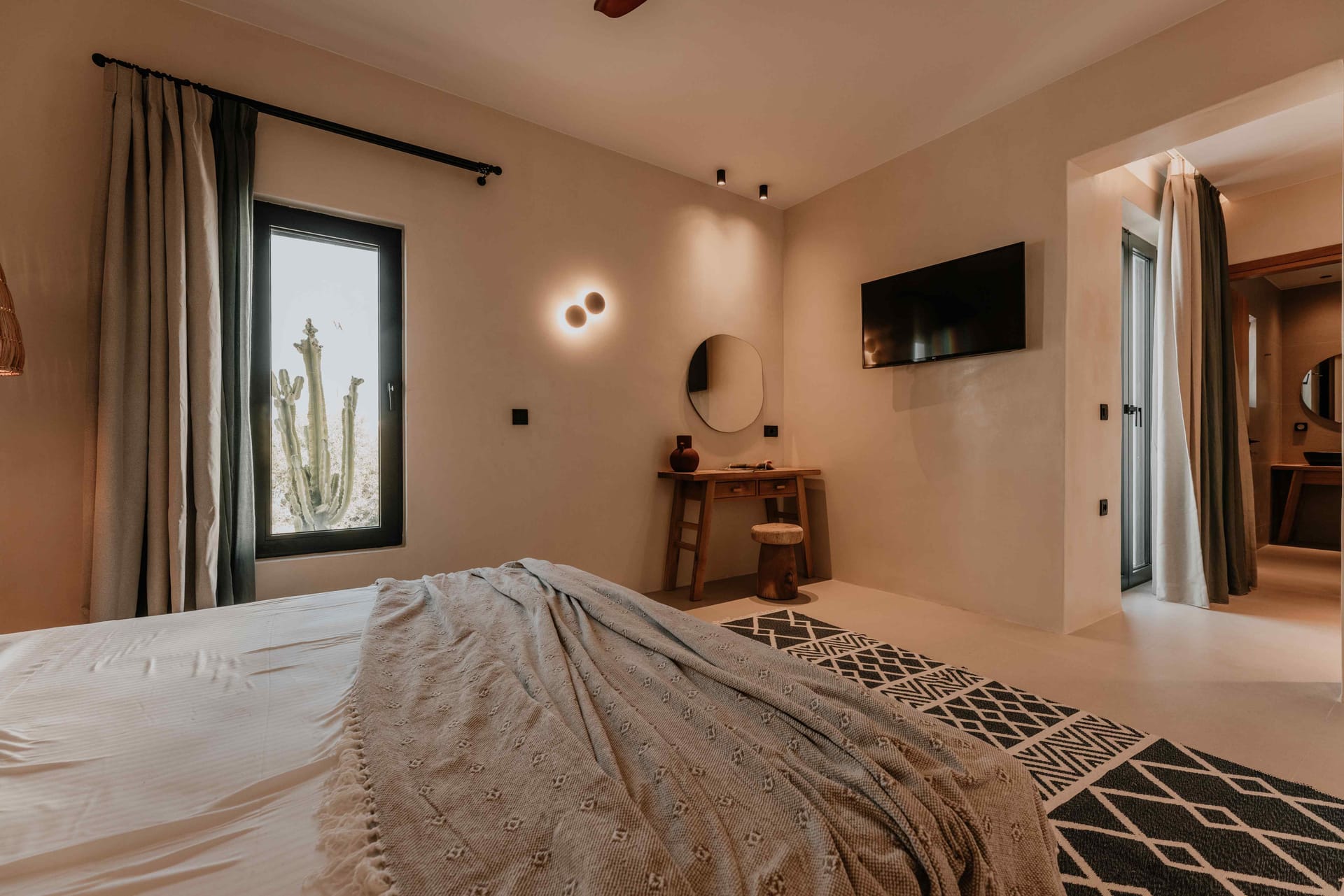 Ostrako Beachside Suites