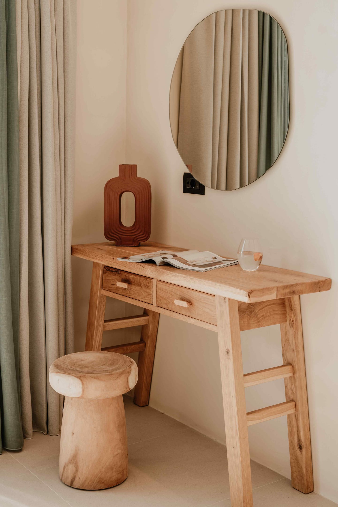Ostrako Beachside Suites