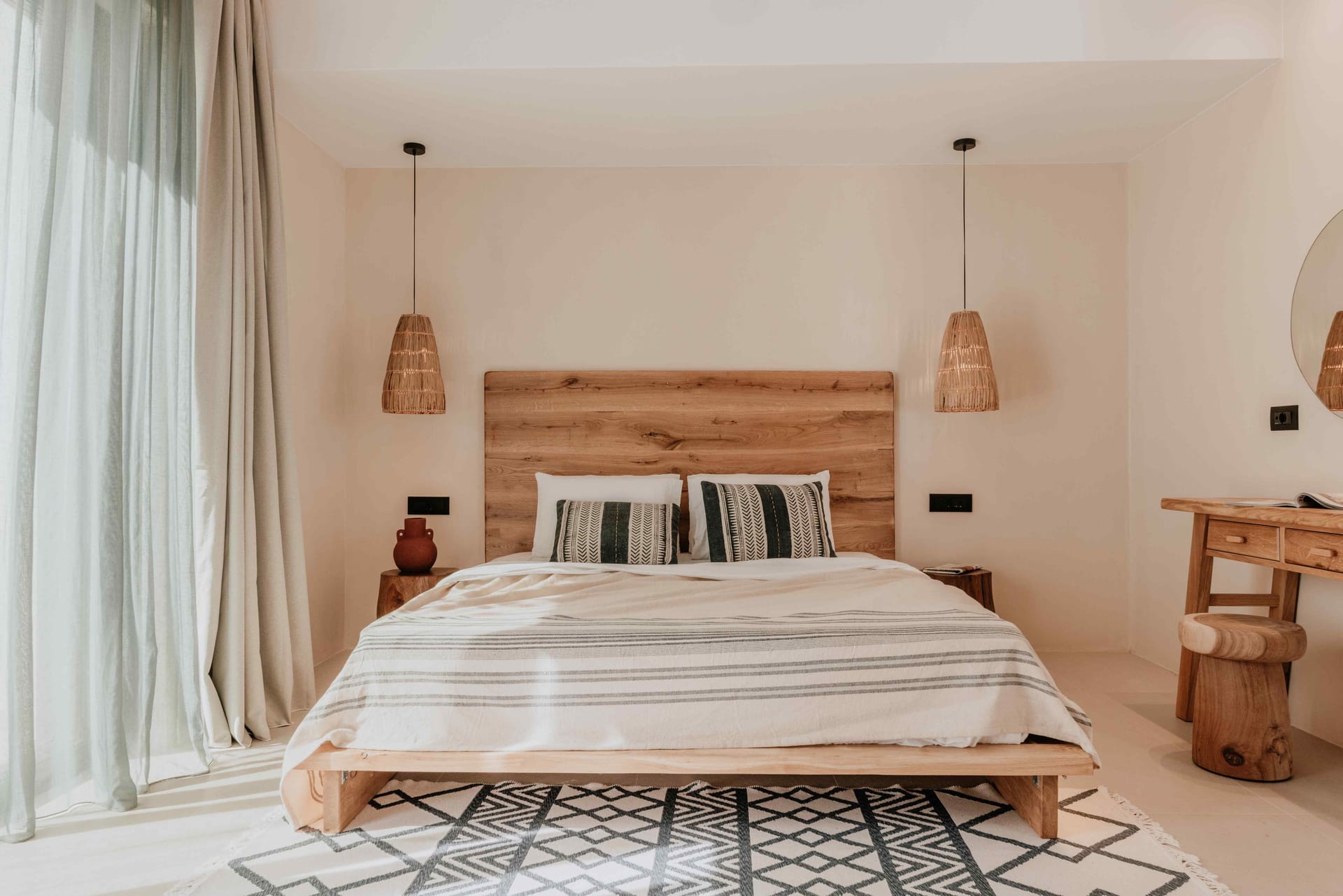Ostrako Beachside Suites