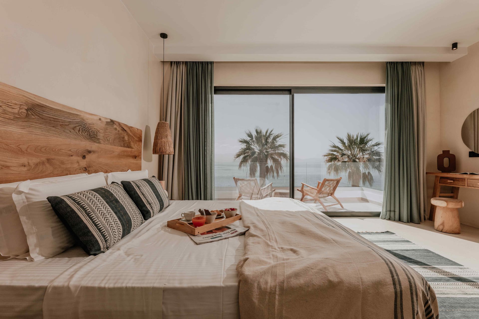 Ostrako Beachside Suites