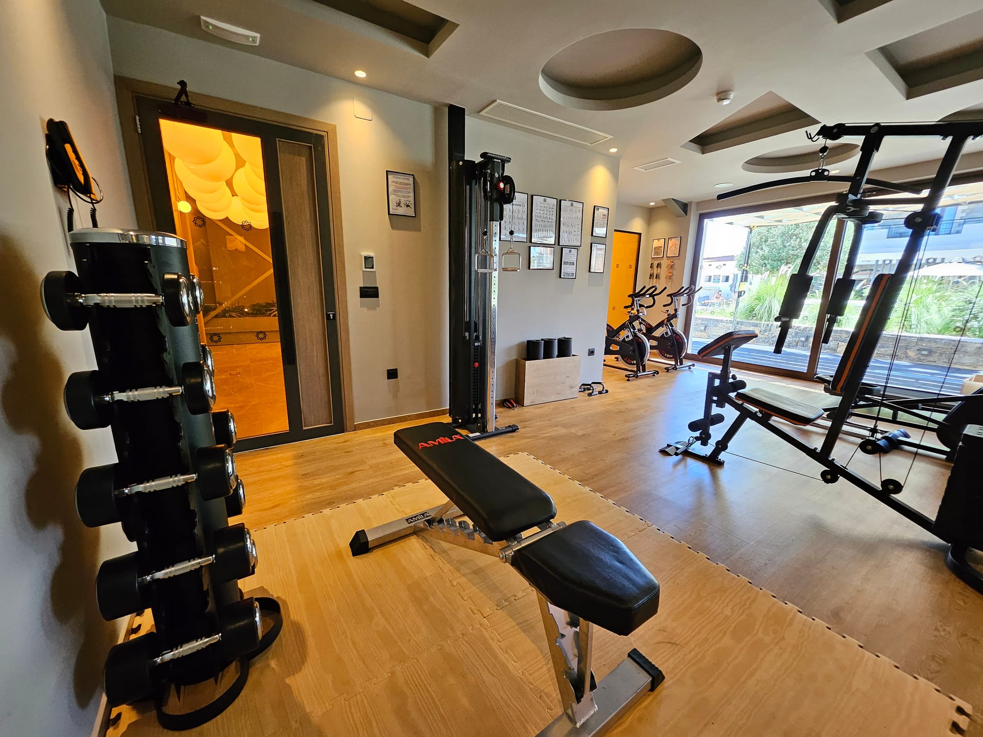Petousis Hotel & Suites